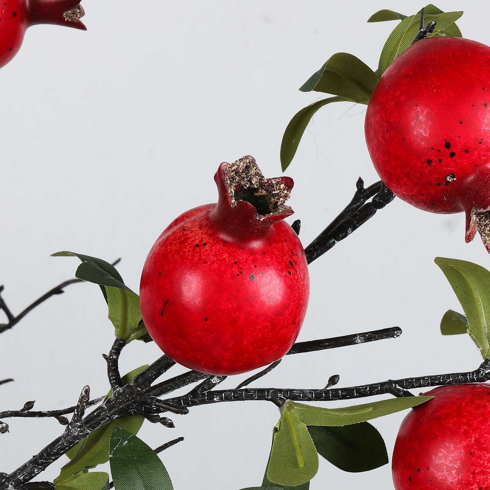 Simulated pomegranate fruit, simulated fruit, money fruit, Spring Festival flower, hug bucket material, foam fruit, home decoration simulated fruit Application Scenario