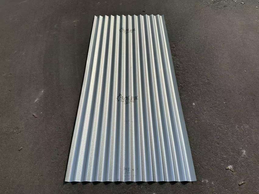 High-quality waterproof color steel coil and color steel tile for building materials, with strong anti-corrosion, wear-resistant and durable properties, and rich colors. Color steel tile, building materials, color steel tile, aluminum Specification image