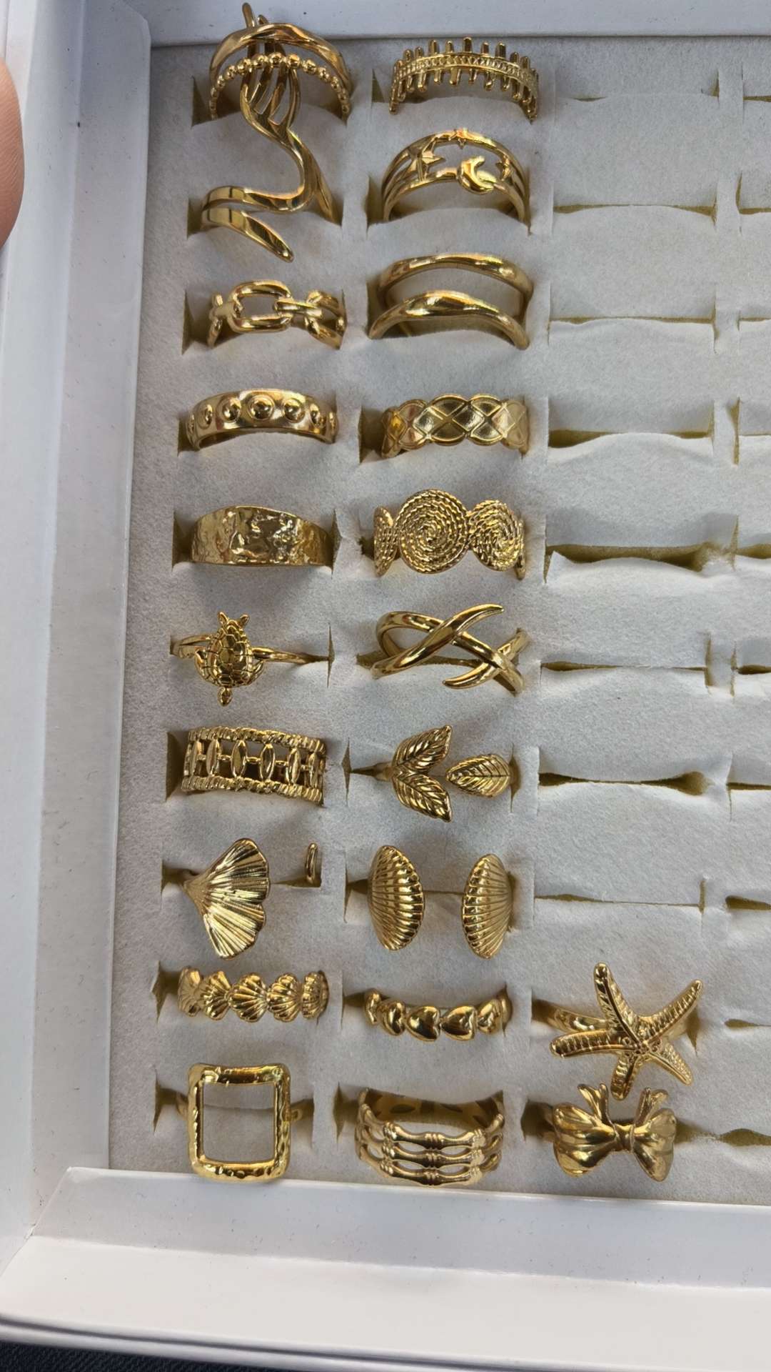 Copper micro-set Moissanite vintage ring, retro design sense, personalized accessory, personalized pendant ring, ring