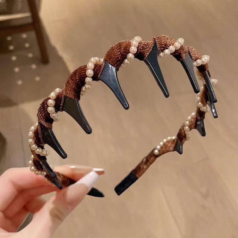 Retro velvet wavy beaded hair band for women, anti-slip hair tie for washing face in autumn and winter, fashionable and stylish high head headband hair accessory detail image 5