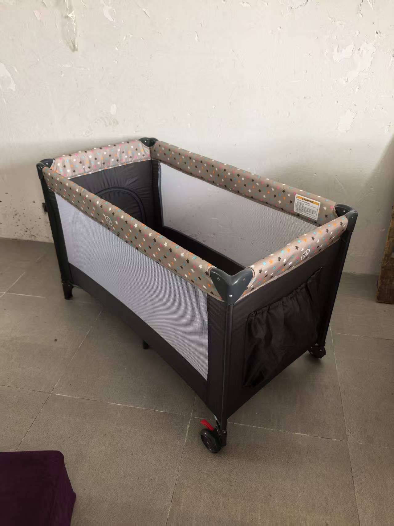 Single-layer baby play bed