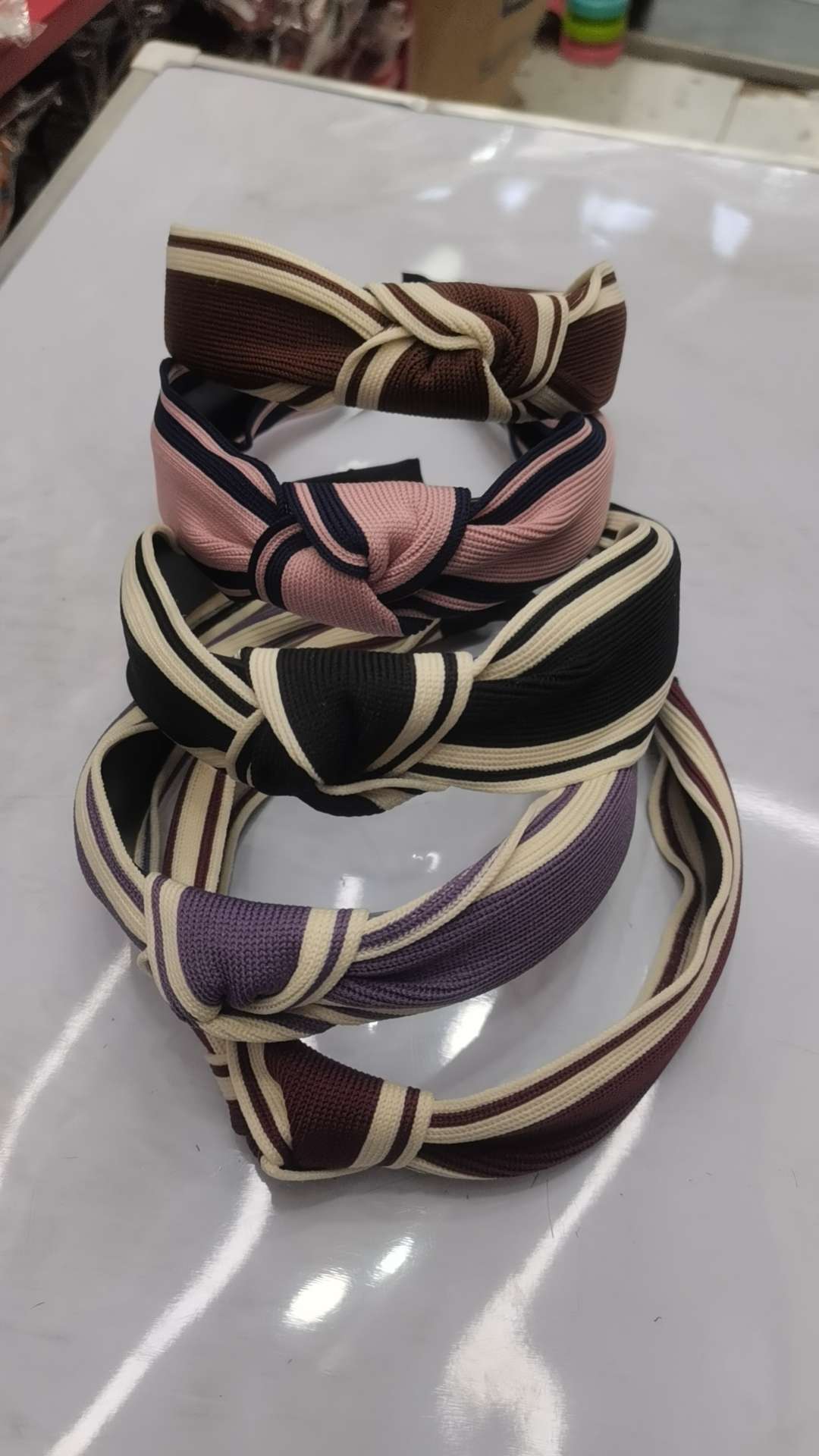 流行毛线直条打结头扣
