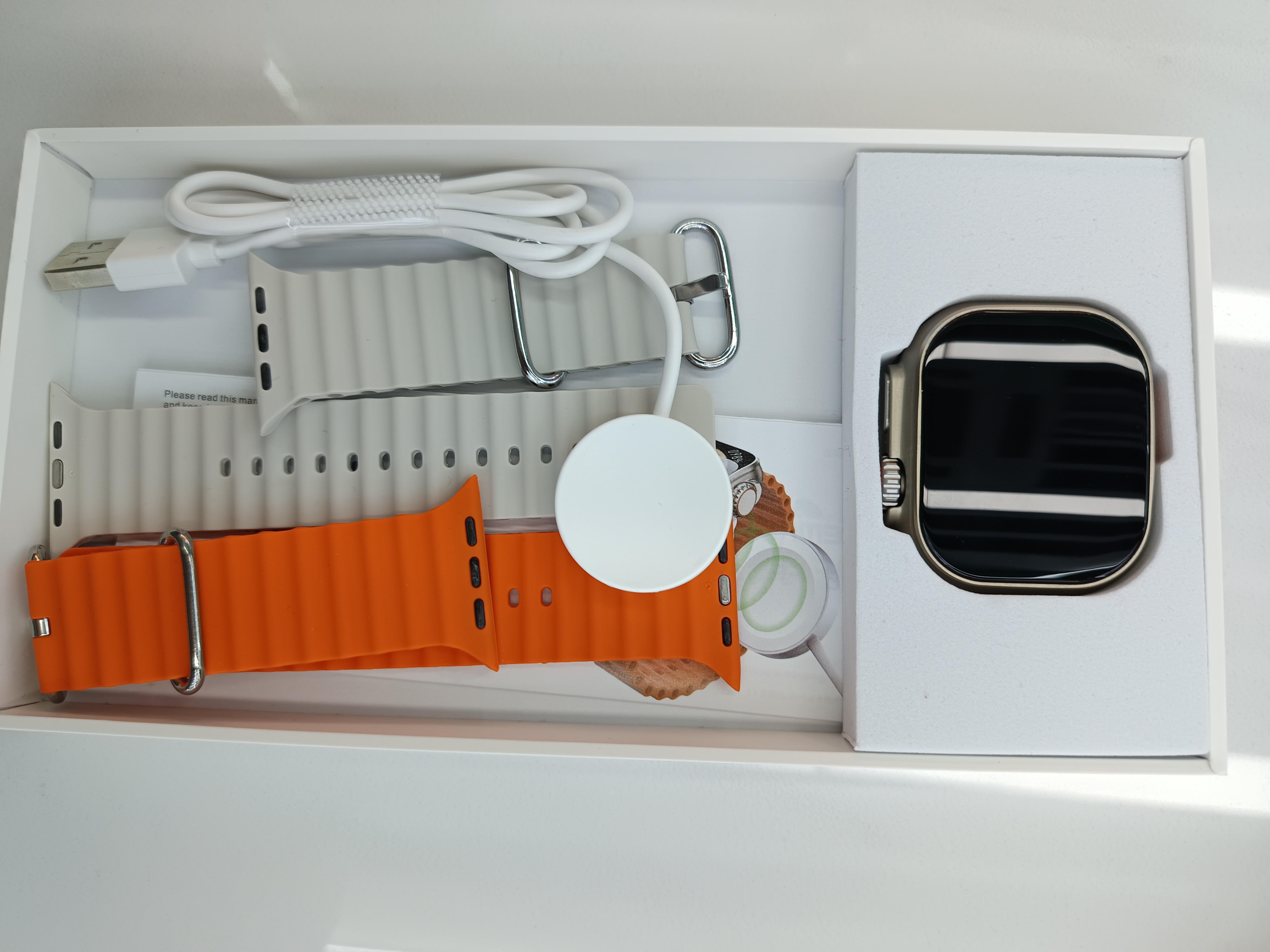 The AEMAI RM10 smart sports watch features a large curved screen, high-end heart rate monitoring, exercise and sleep monitoring, and comes with two straps details Picture
