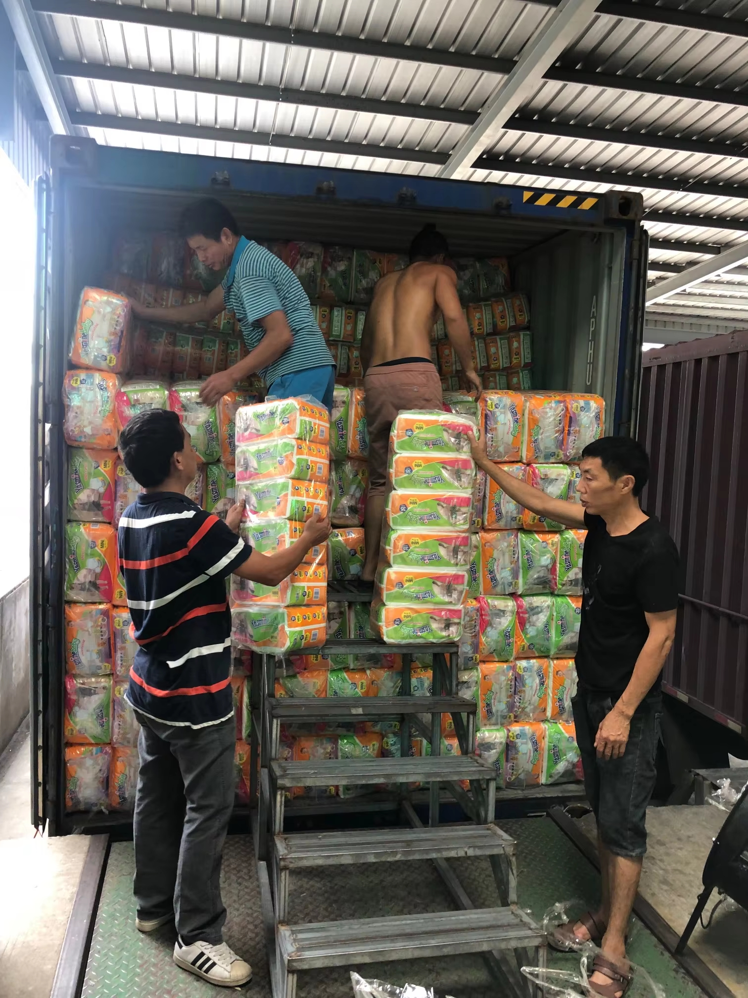 Yasminebaby BABY PANTS婴儿纸尿裤尿不湿详情7