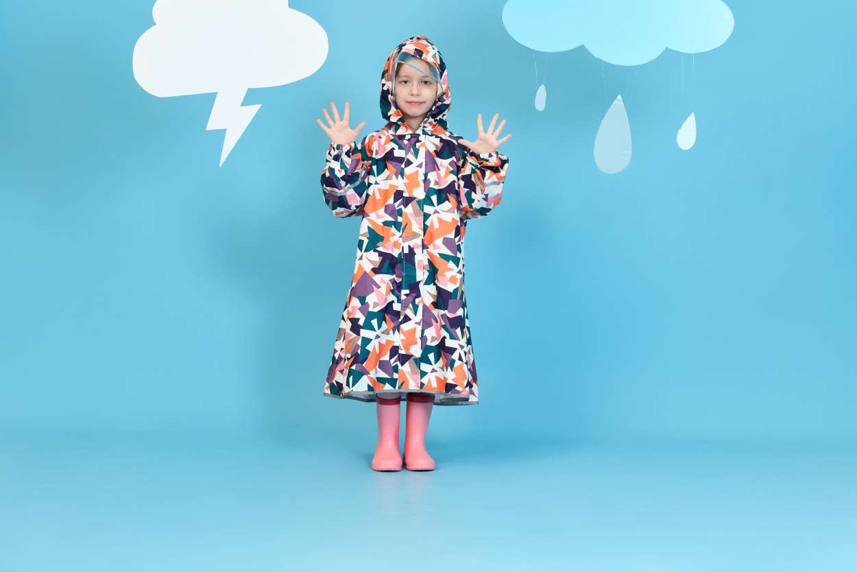 儿童背包雨衣满印多色图案学生男孩女孩上学通勤反光安全防暴雨多尺码可选环保无气味柔软布料时尚网红宝妈必选雨衣【几何花朵】