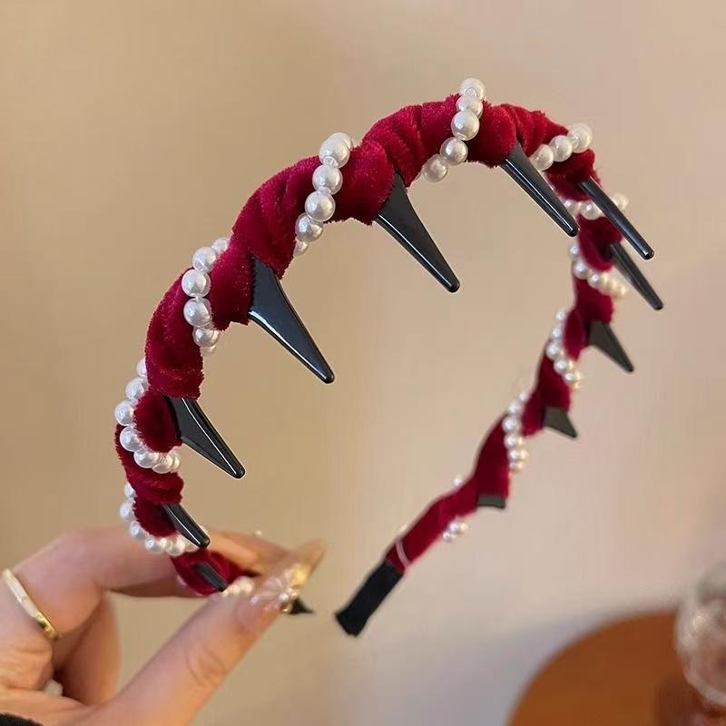 Retro velvet wavy beaded hair band for women, anti-slip hair tie for washing face in autumn and winter, fashionable and stylish high head headband hair accessory Item Picture