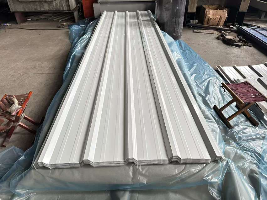 High-quality waterproof color steel coil and color steel tile for building materials, with strong anti-corrosion, wear-resistant and durable properties, and rich colors. Color steel tile, building materials, color steel tile, aluminum detail image 3