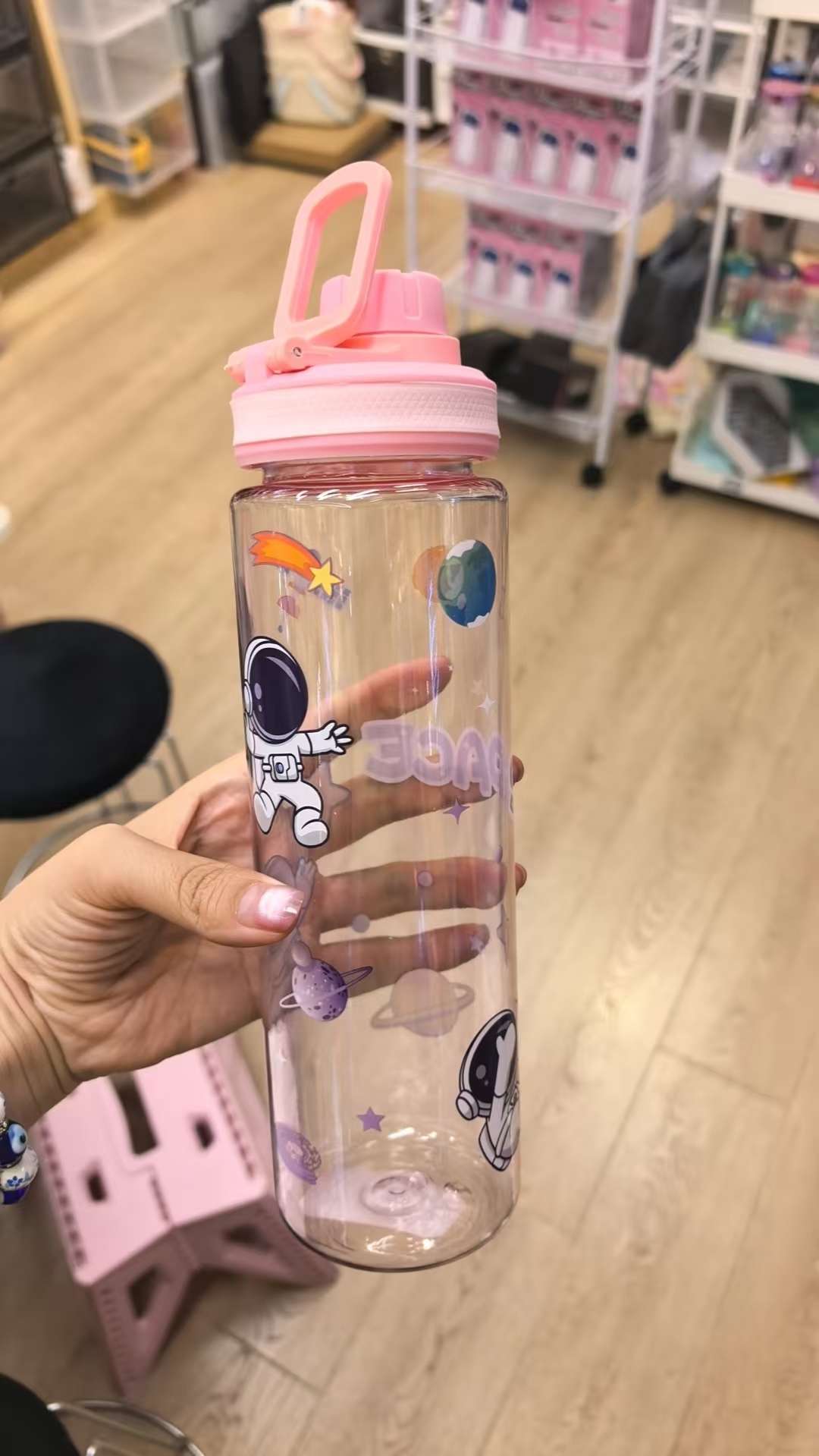 Disney children's diagonal cross cartoon plastic water Cup 180ml leak-proof portable and cute water cup detail image 3