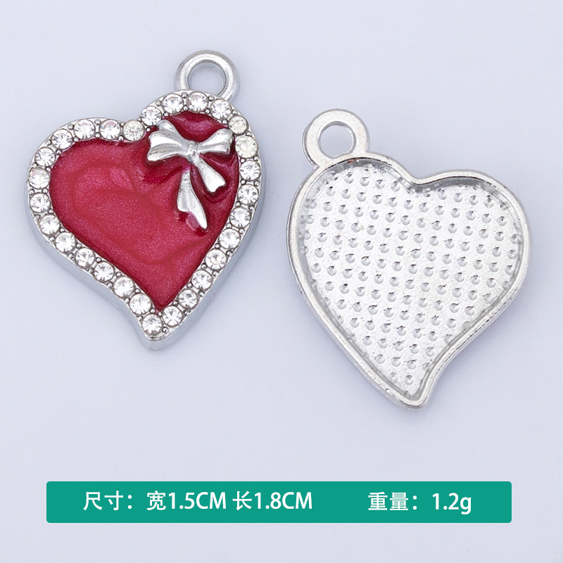 diy creative jewelry accessories, new heart-shaped necklaces, bracelets, pendants and small pendants with inlaid rhinestones, wholesale diy accessories, heart-shaped oil-dripping necklaces, bracelets, pendants and small pendants, factory direct sales Application Scenario