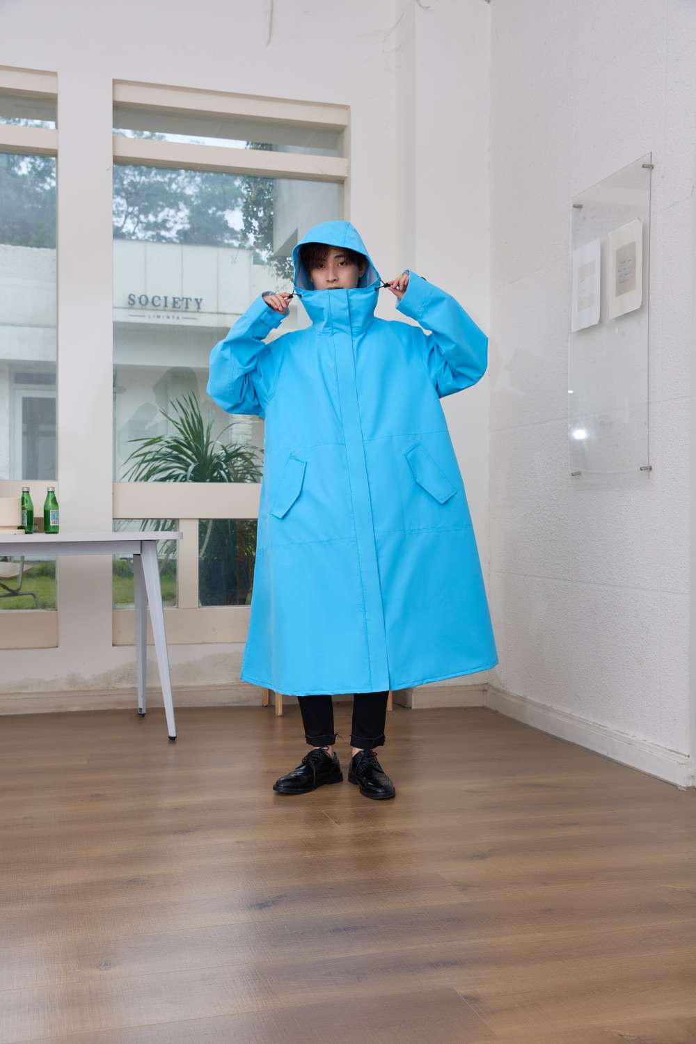 长款时尚雨衣塔斯隆覆膜面料多巴胺色系四色现货雨衣详情图2