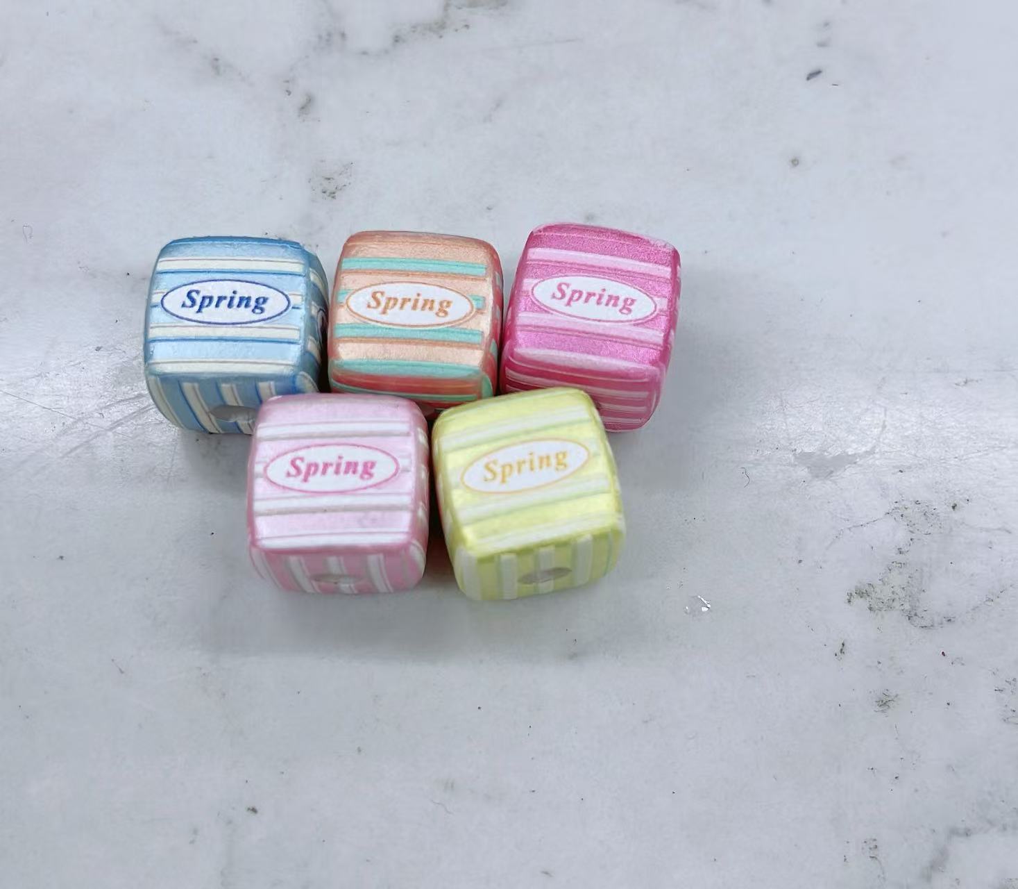 Checkered five-color square bead acrylic vertical hole beaded bracelet, mobile phone chain accessory diy handcrafted parts Specification image