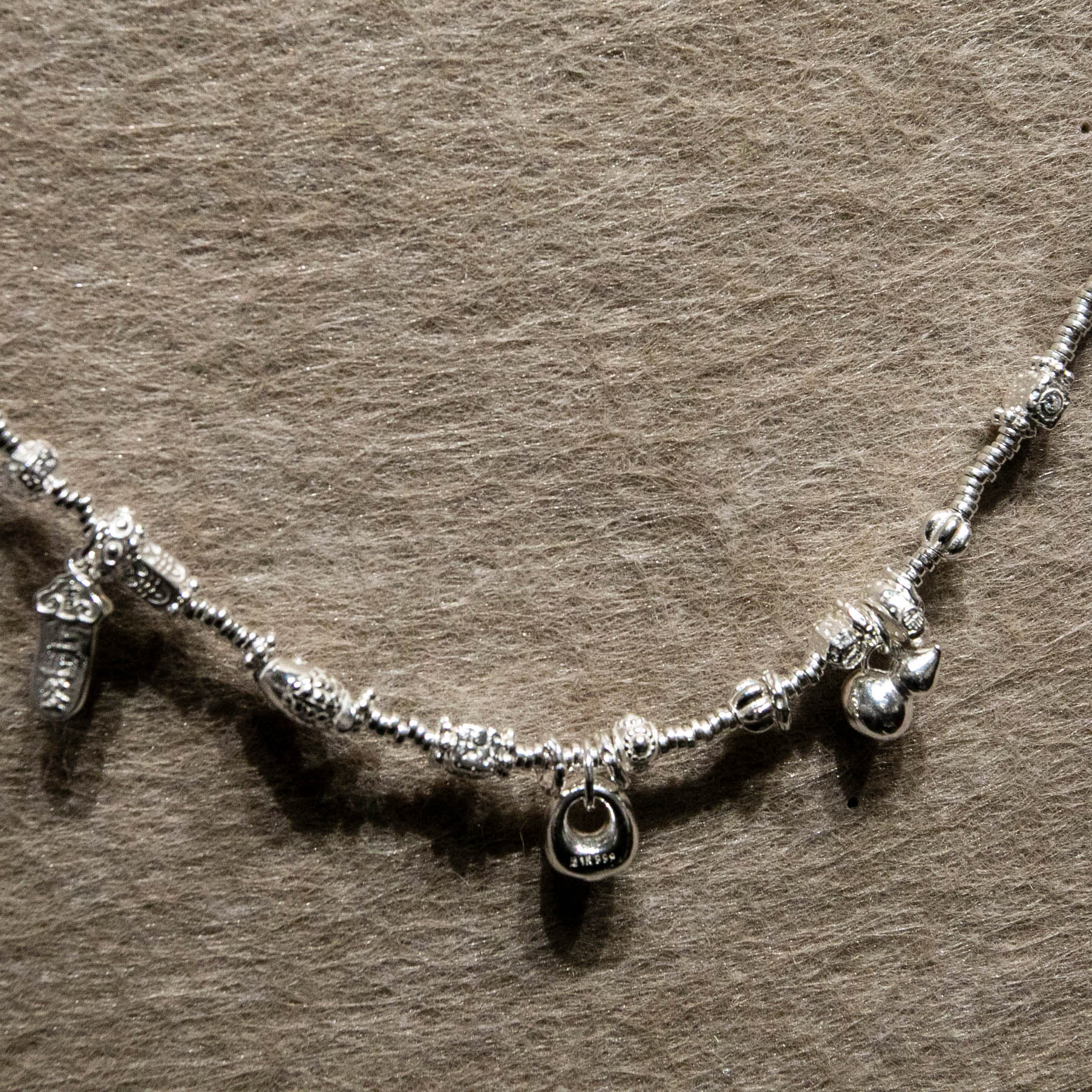 Fashionable and exquisite 925 Silver Ruyi Bell Beaded Bracelet for Women: A new Chinese-style niche design sense, light luxury, fair appearance, good fortune and blessings Item Picture