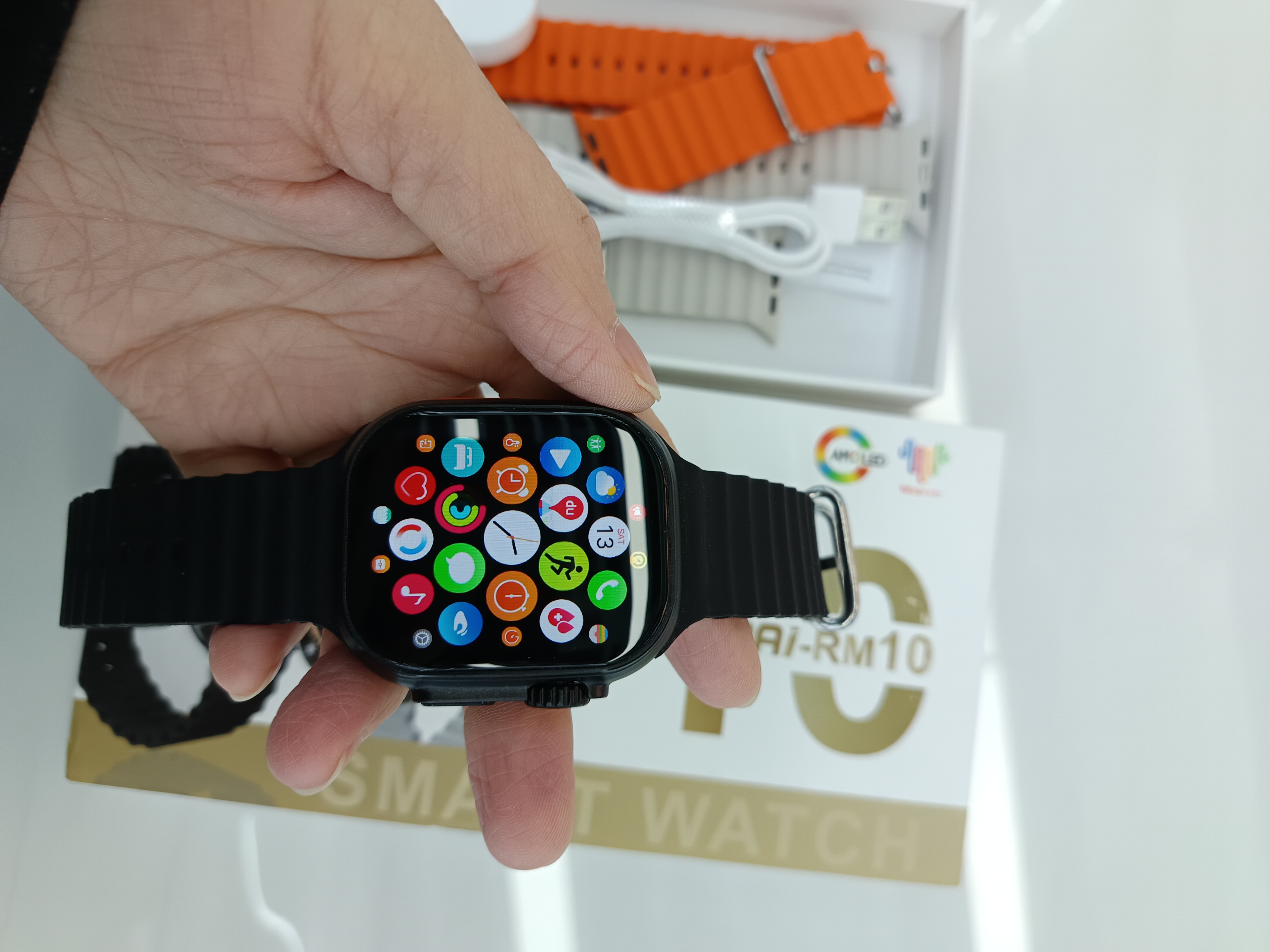 The AEMAI RM10 smart sports watch features a large curved screen, high-end heart rate monitoring, exercise and sleep monitoring, and comes with two straps Application Scenario
