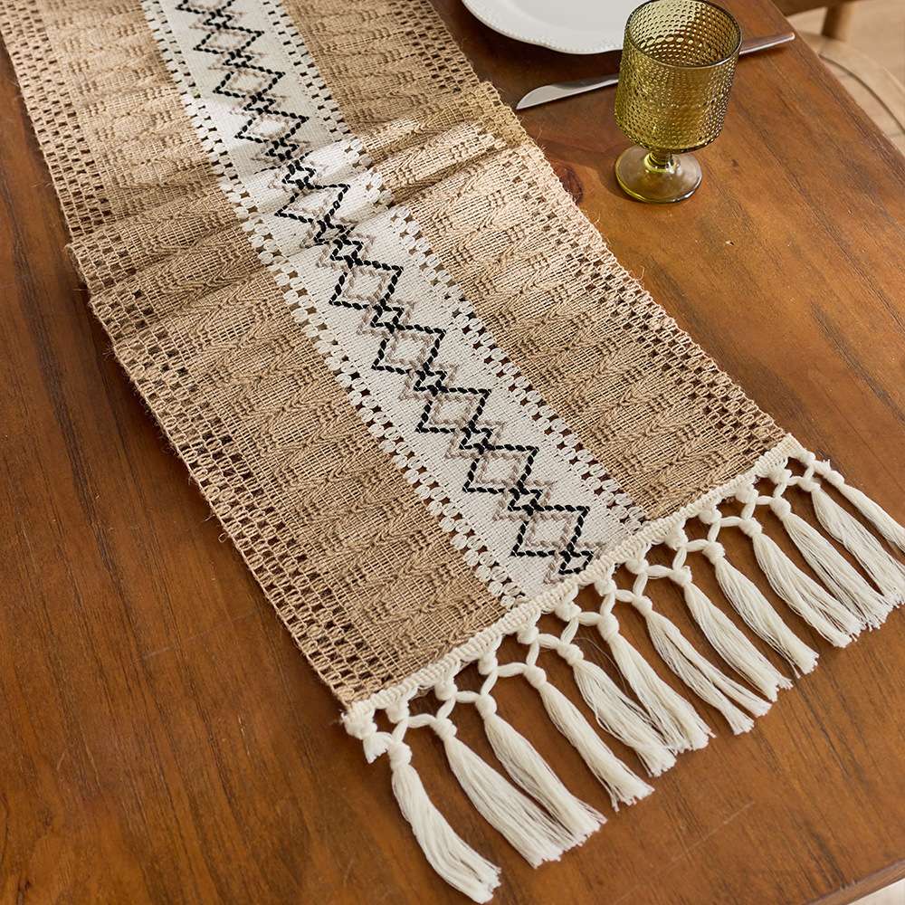 Bohemian table flags come in a variety of styles. Rectangular table flags are available in multiple sizes, including 30*180CM detail image 15