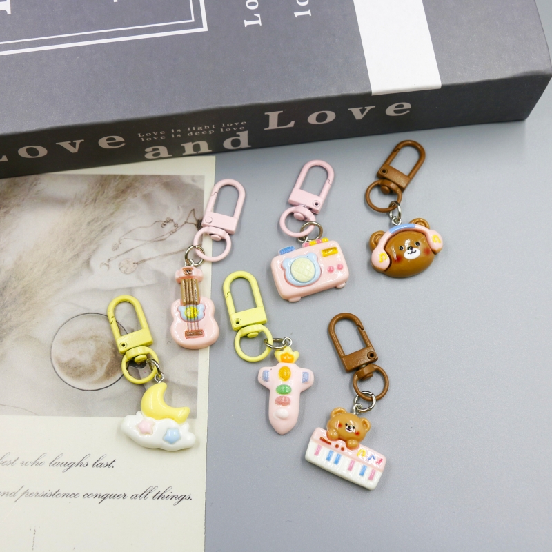 可爱卡通小熊吉他钢琴收音机钥匙扣配件学生书包单肩包闺蜜箱包挂件配饰拼豆配饰挂件手机小挂件精致小吊坠