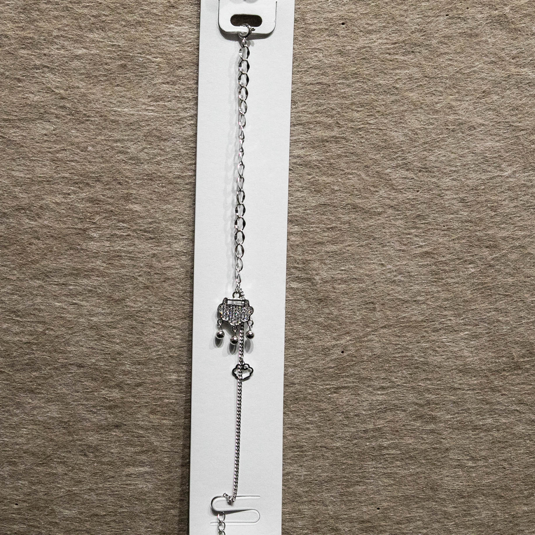 Fashionable and exquisite 925 Silver Cloud Lock Flowing Light New Chinese-style tassel bracelet for women, a popular design sense, light luxury, fair appearance, good fortune and agility, a handy accessory Specification image