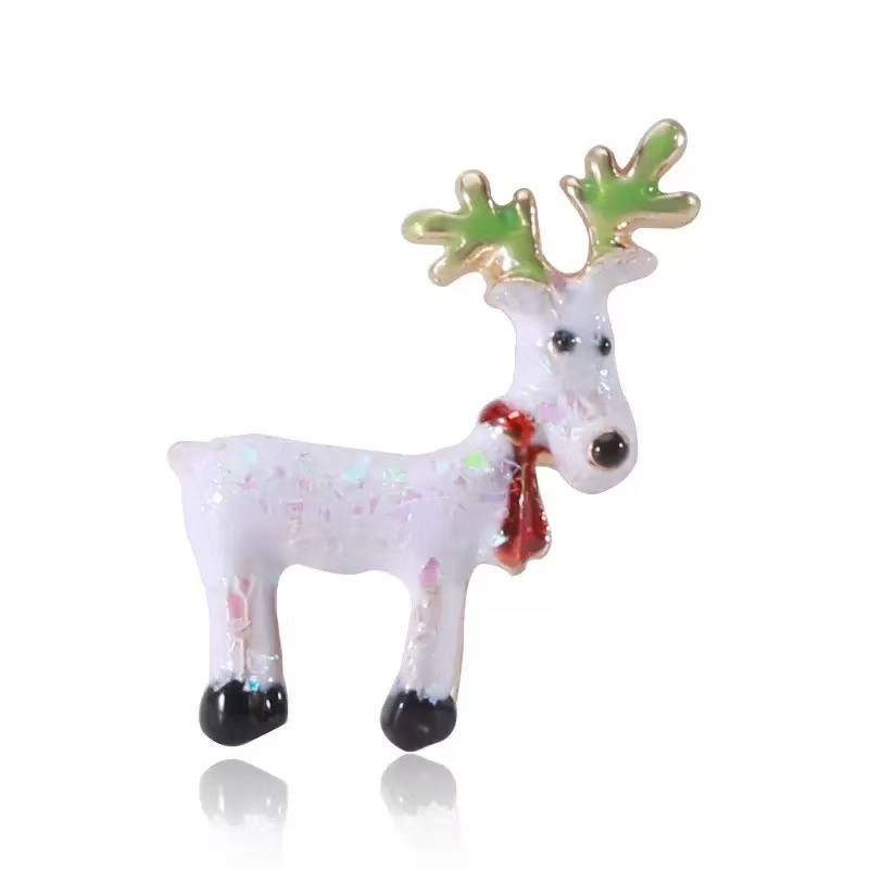 European and American alloy oil drip sequins, cute mini deer brooch, creative Christmas holiday clothing pin accessories