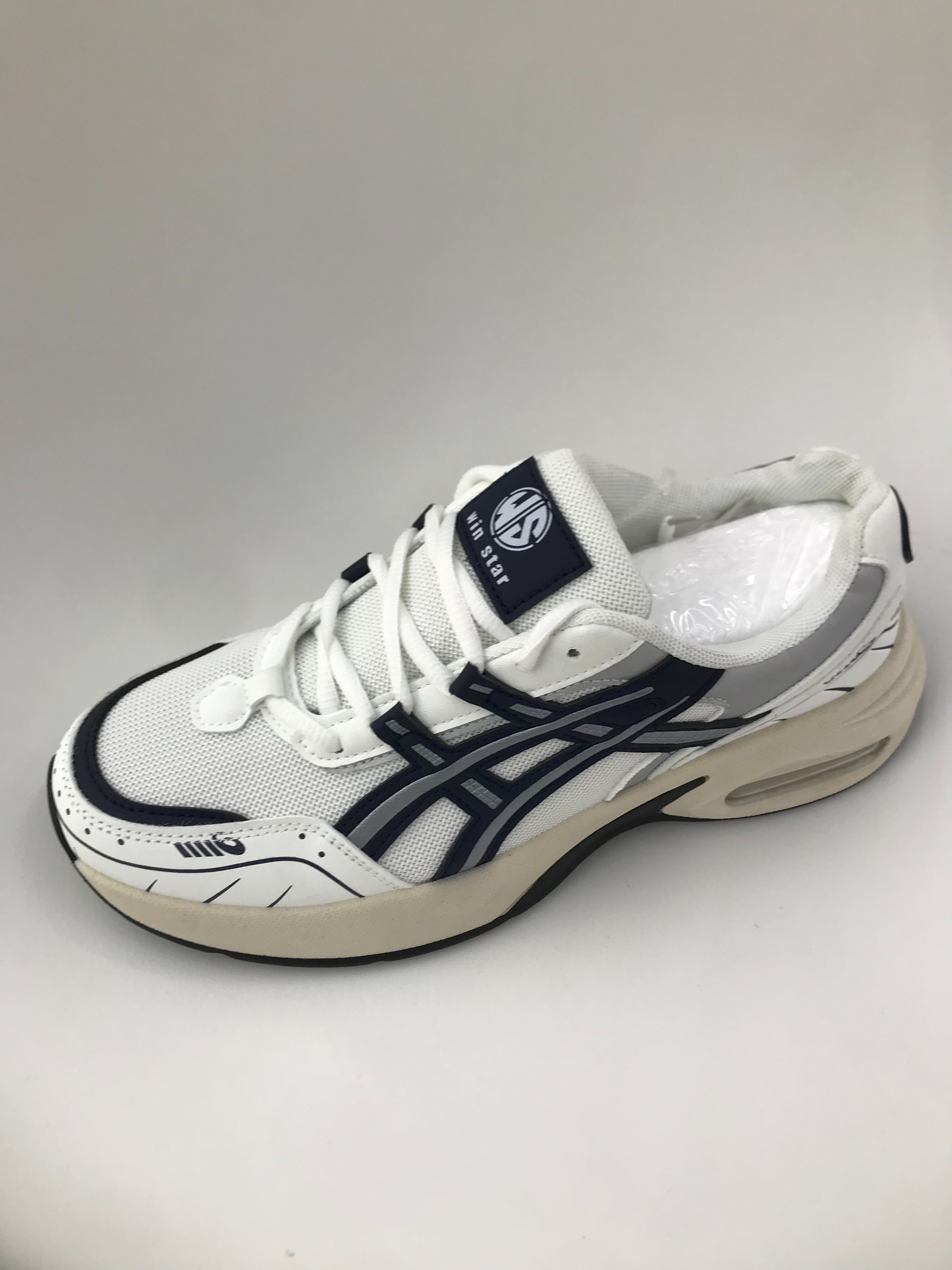 The new series of fashionable sports shoes are lightweight and breathable Specification drawing