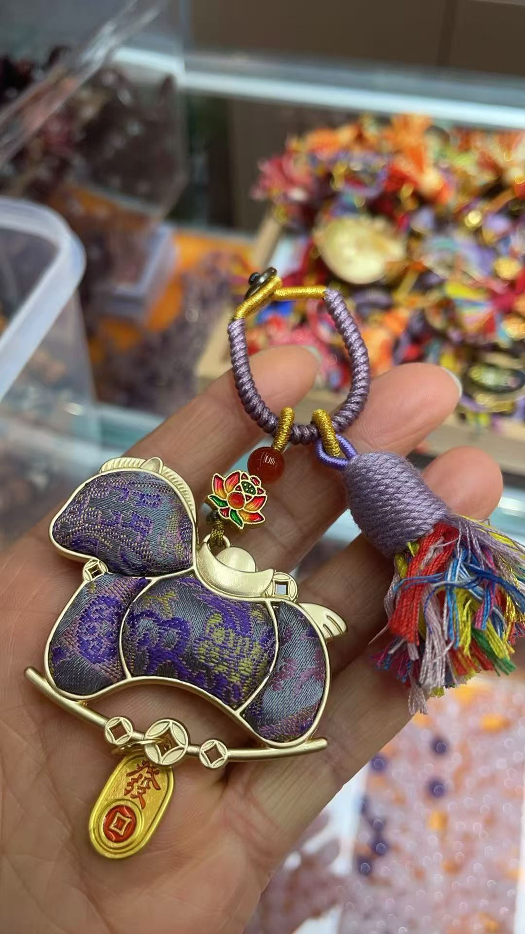 Elegant brand gift/Silver Foil gift/Silver foil box/Gift silver foil box storage box. Song Dynasty Tomorrow's Ark Intangible Cultural Heritage Imitation Song Dynasty brocade pendant for the Year of the Horse detail image 9