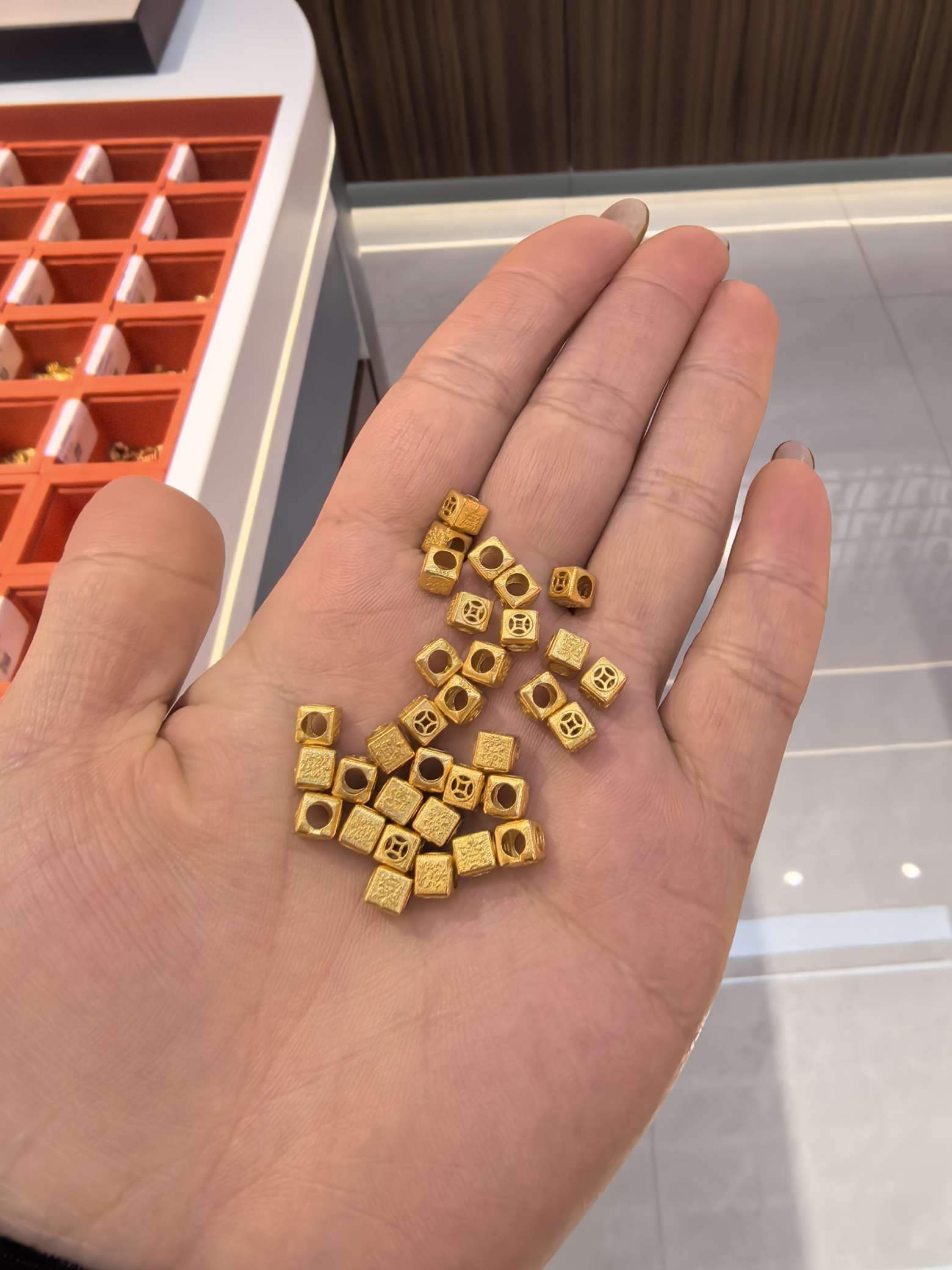 The Yellow God of Wealth Zaki Ram Rubik's Cube details Picture