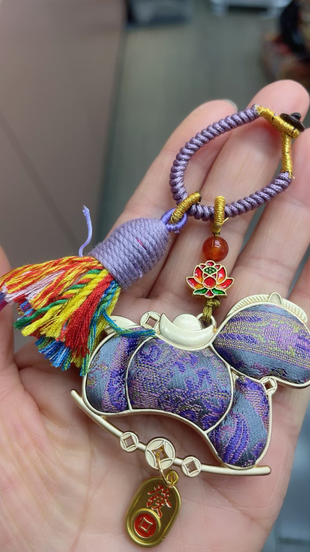 Elegant brand gift/Silver Foil gift/Silver foil box/Gift silver foil box storage box. Song Dynasty Tomorrow's Ark Intangible Cultural Heritage Imitation Song Dynasty brocade pendant for the Year of the Horse detail image 3