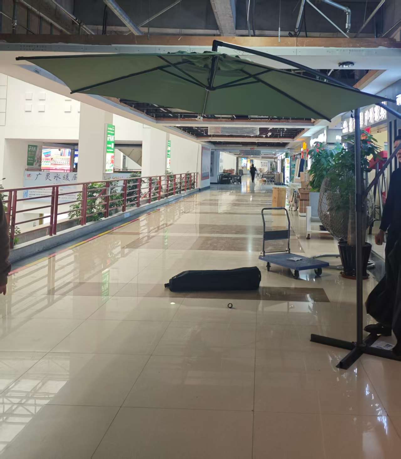 长柄太阳伞庭院伞遮阳防雨挡风工具