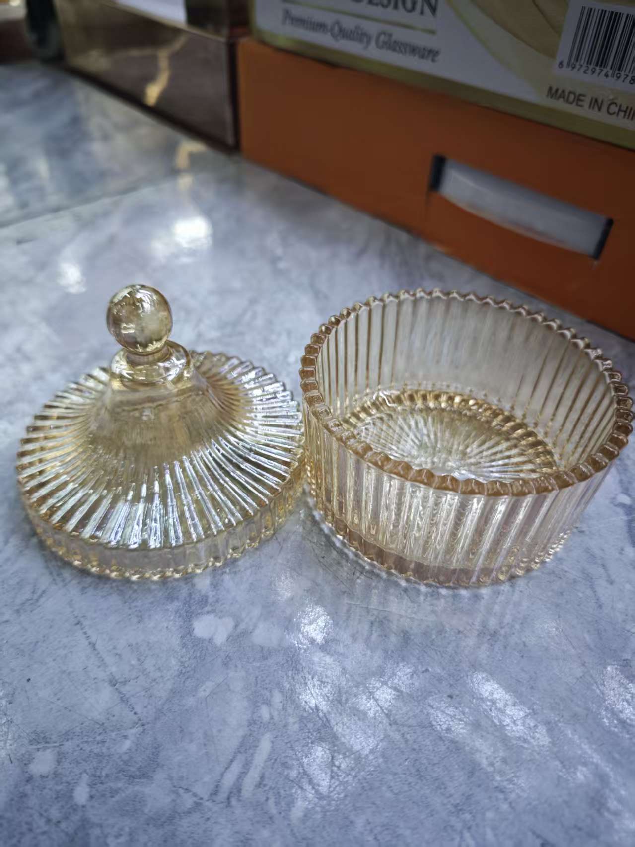 Small yurt, glass amber ashtray, crystal ashtray, hotel supplies, custom ashtray Specification image