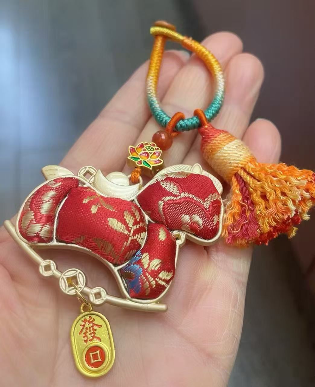 Elegant brand gift/Silver Foil gift/Silver foil box/Gift silver foil box storage box. Song Dynasty Tomorrow's Ark Intangible Cultural Heritage Imitation Song Dynasty brocade pendant for the Year of the Horse details Picture