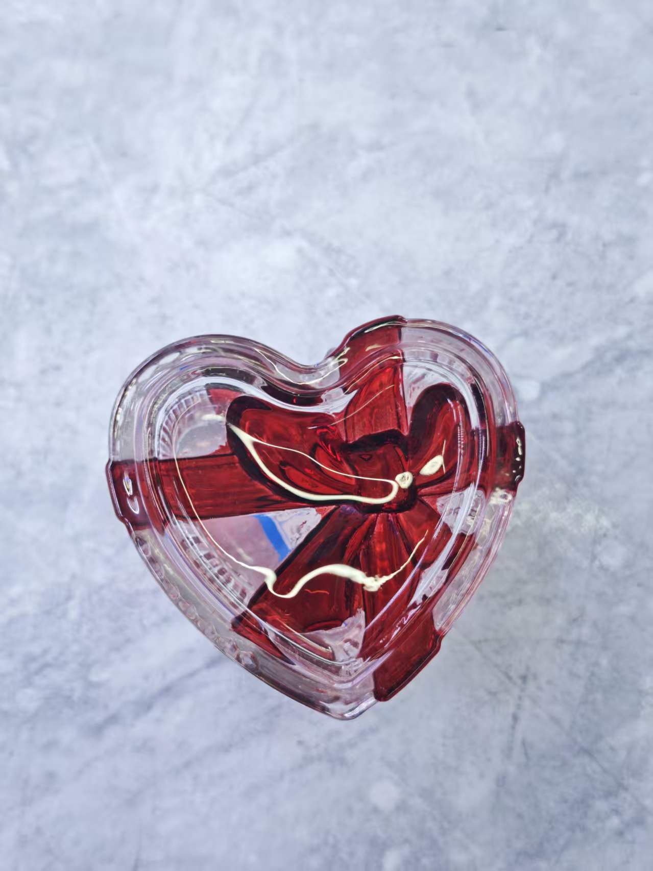 Transparent red glass heart-shaped gift box Zhuang Xiao Storage cup Application Scenario