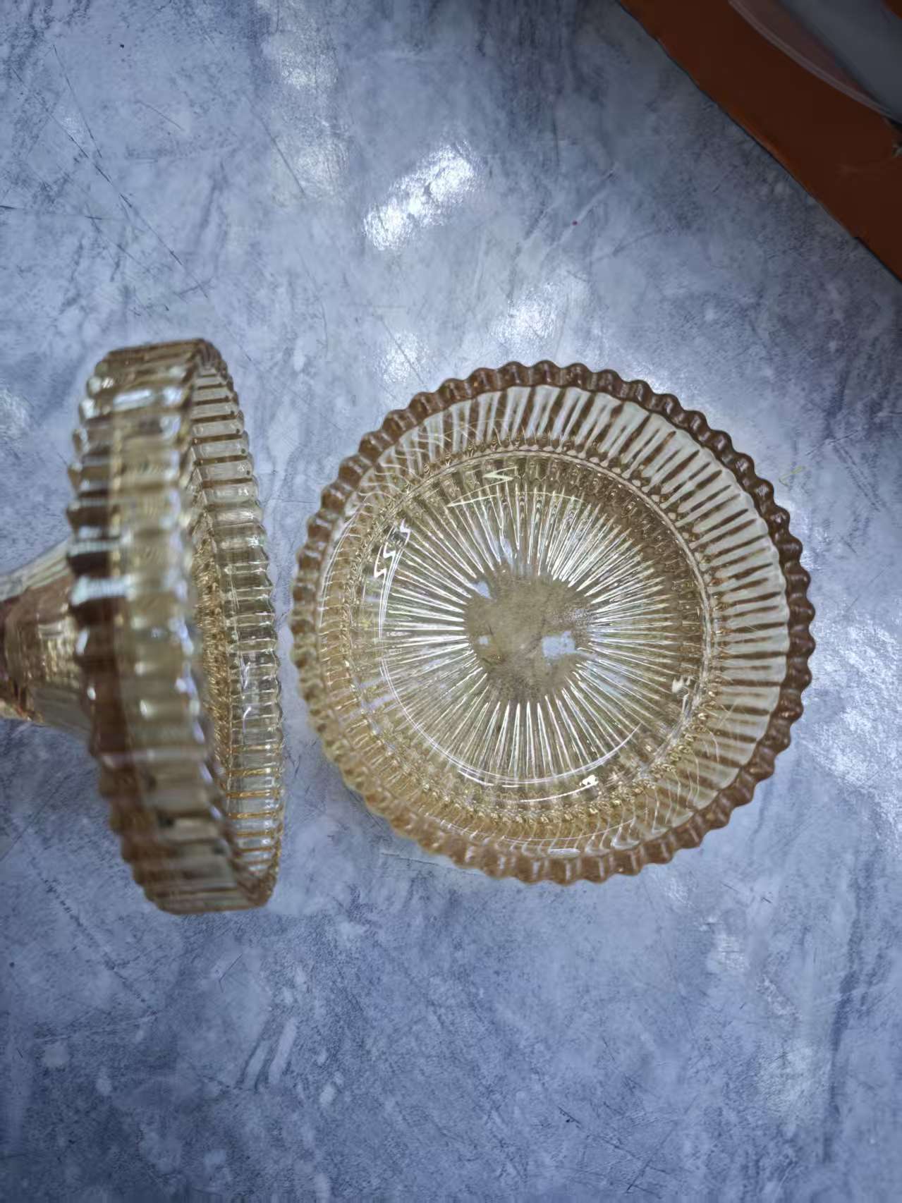 Small yurt, glass amber ashtray, crystal ashtray, hotel supplies, custom ashtray details Picture