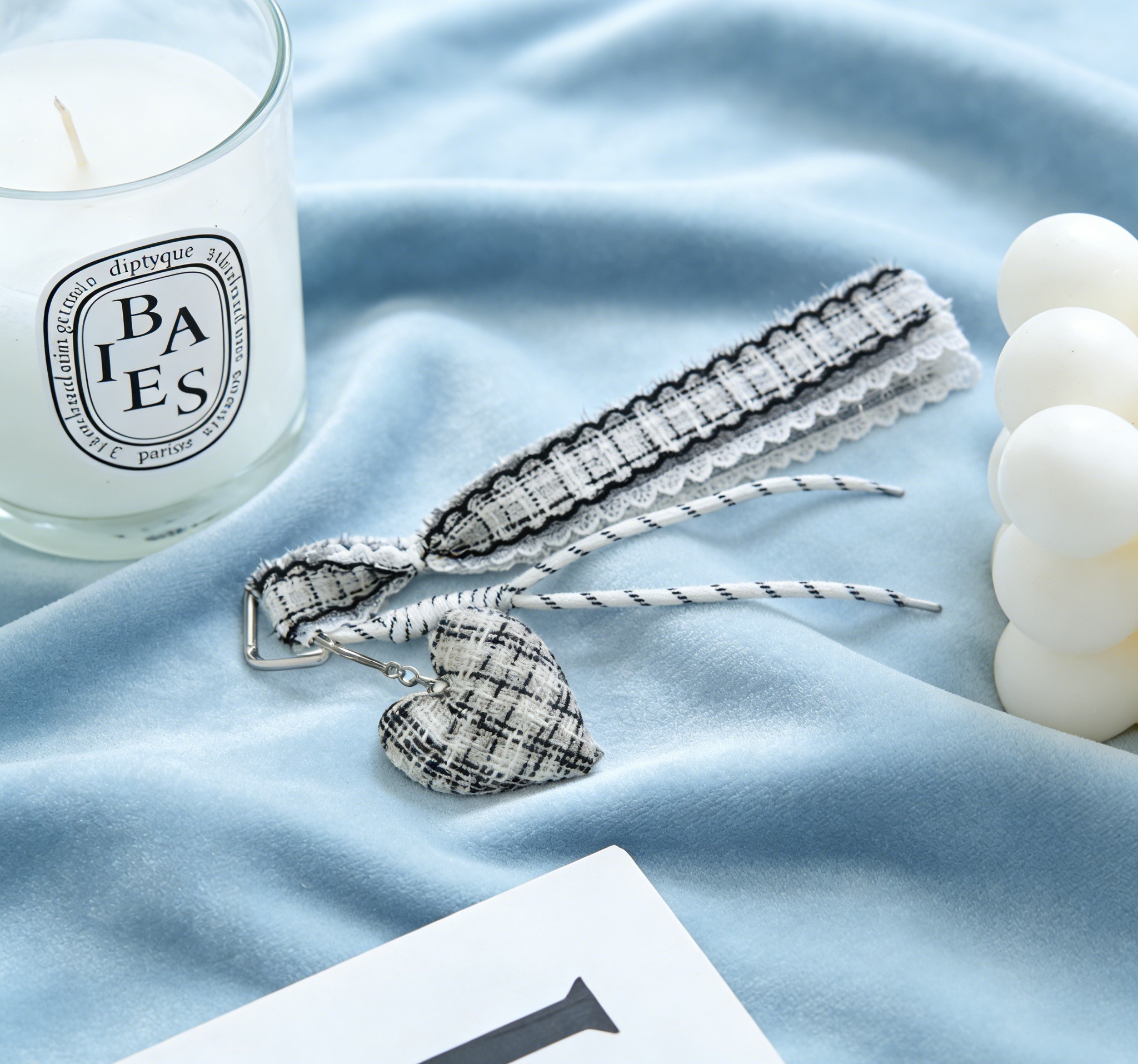 夏日元气风包包挂饰 黑咖色系冰淇淋爱心蝴蝶结钥匙扣 配饰跨境货源详情2