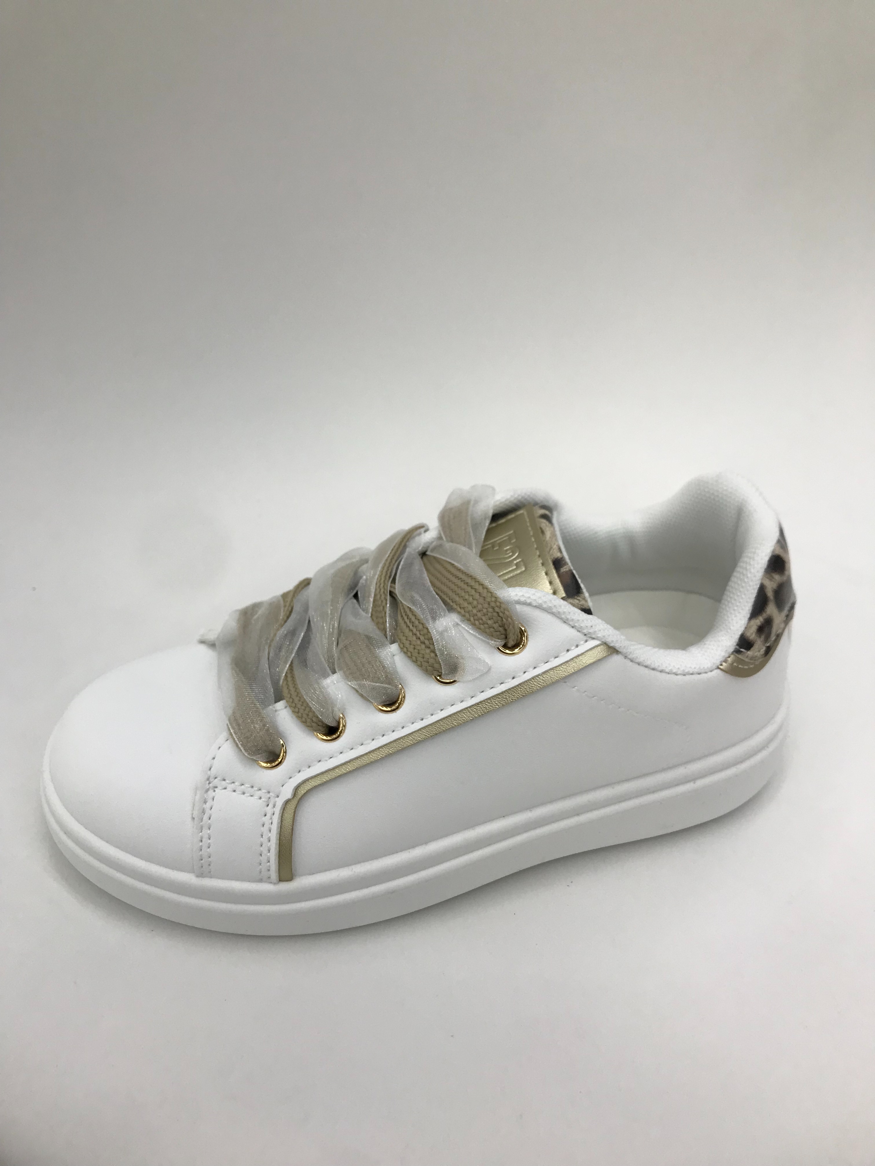 White summer casual shoes for women and casual sports shoes for men thumbnail