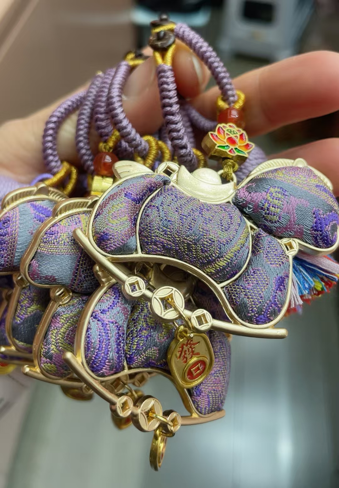 Elegant brand gift/Silver Foil gift/Silver foil box/Gift silver foil box storage box. Song Dynasty Tomorrow's Ark Intangible Cultural Heritage Imitation Song Dynasty brocade pendant for the Year of the Horse detail image 2