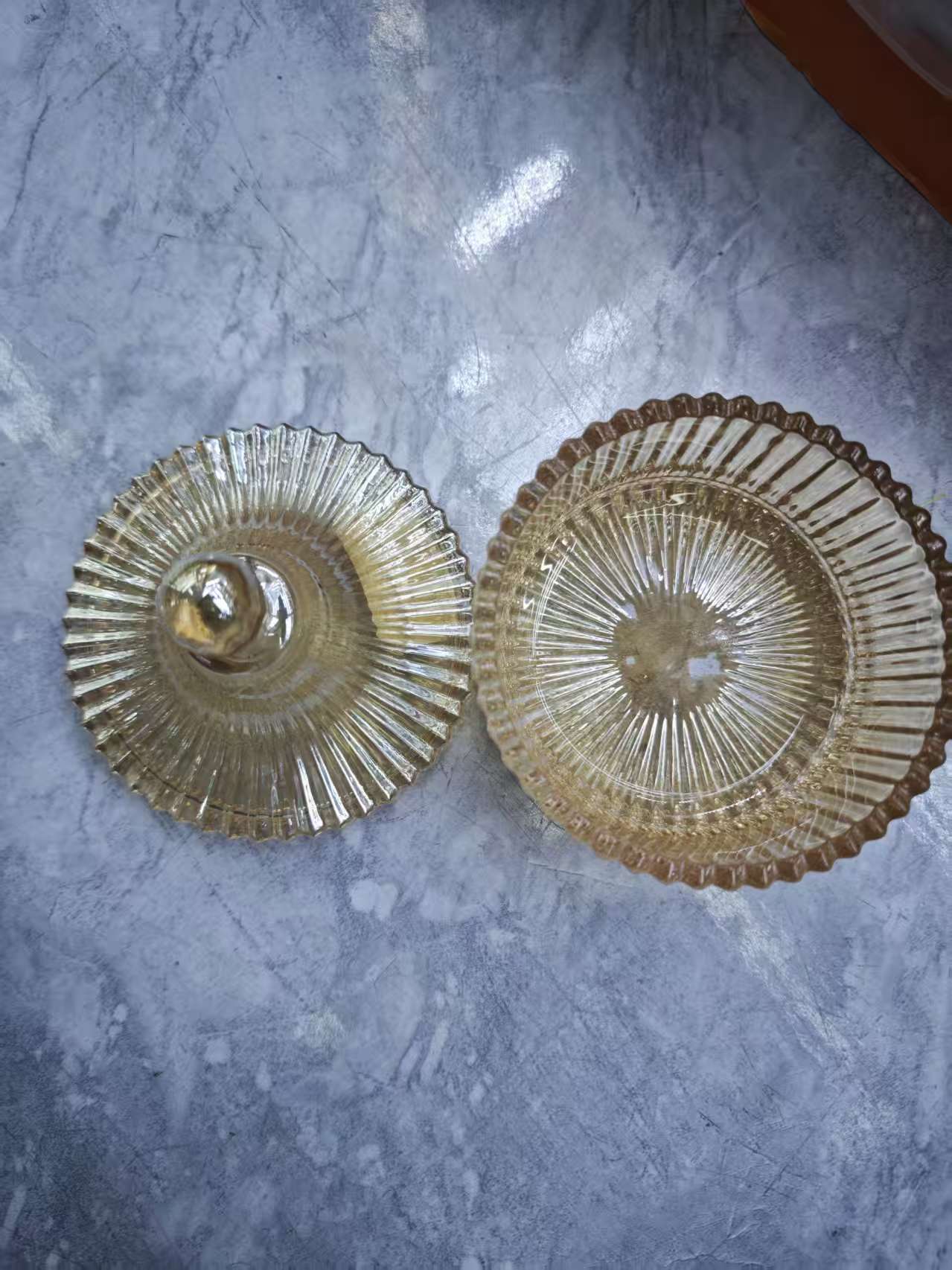 Small yurt, glass amber ashtray, crystal ashtray, hotel supplies, custom ashtray Item Picture