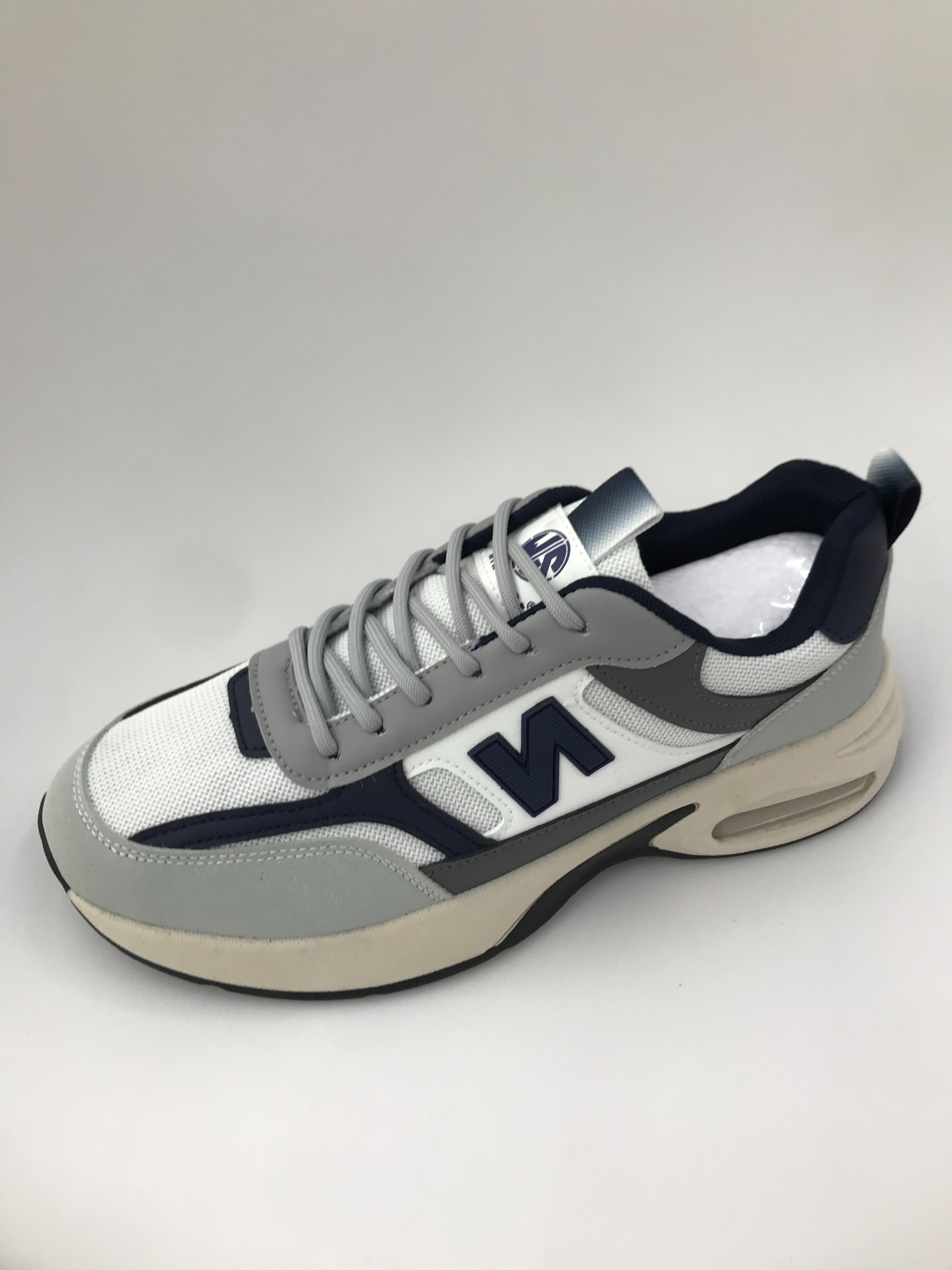 The sports shoes series are lightweight, breathable and shock-absorbing Specification drawing