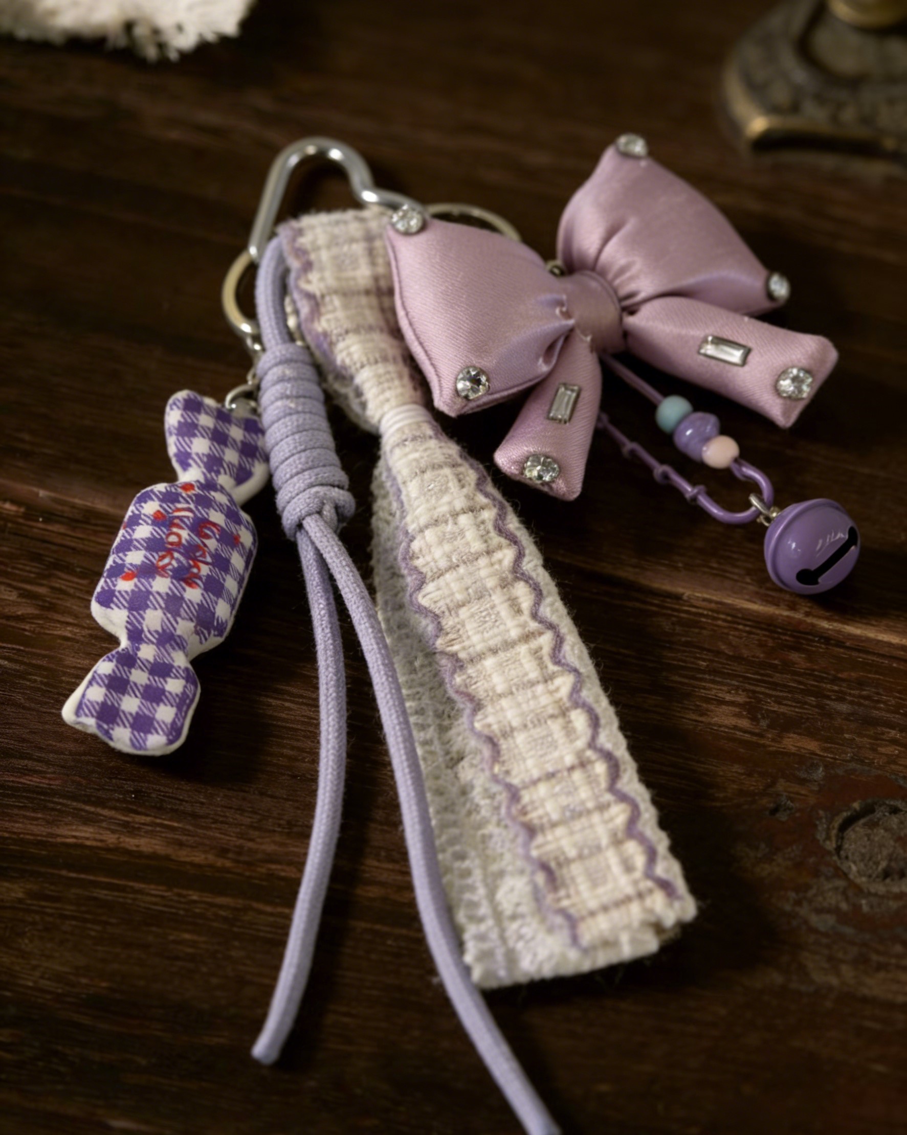 包挂/哭哭马/挂绳挂件/露营毛绒挂件/挂件产品图