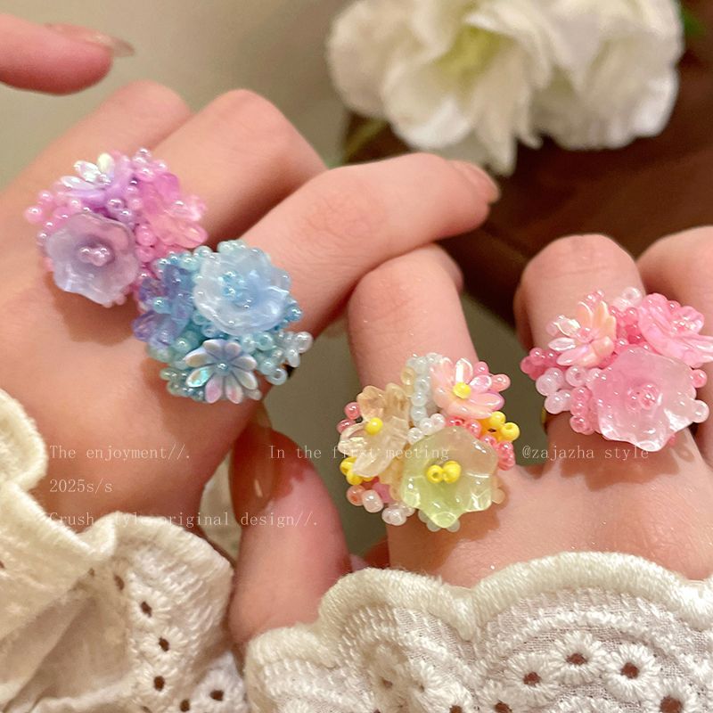 Dopamine Hydrangea flower Ring for women, early spring vacation style, girlish heart index finger ring, dazzling new beaded ring details Picture