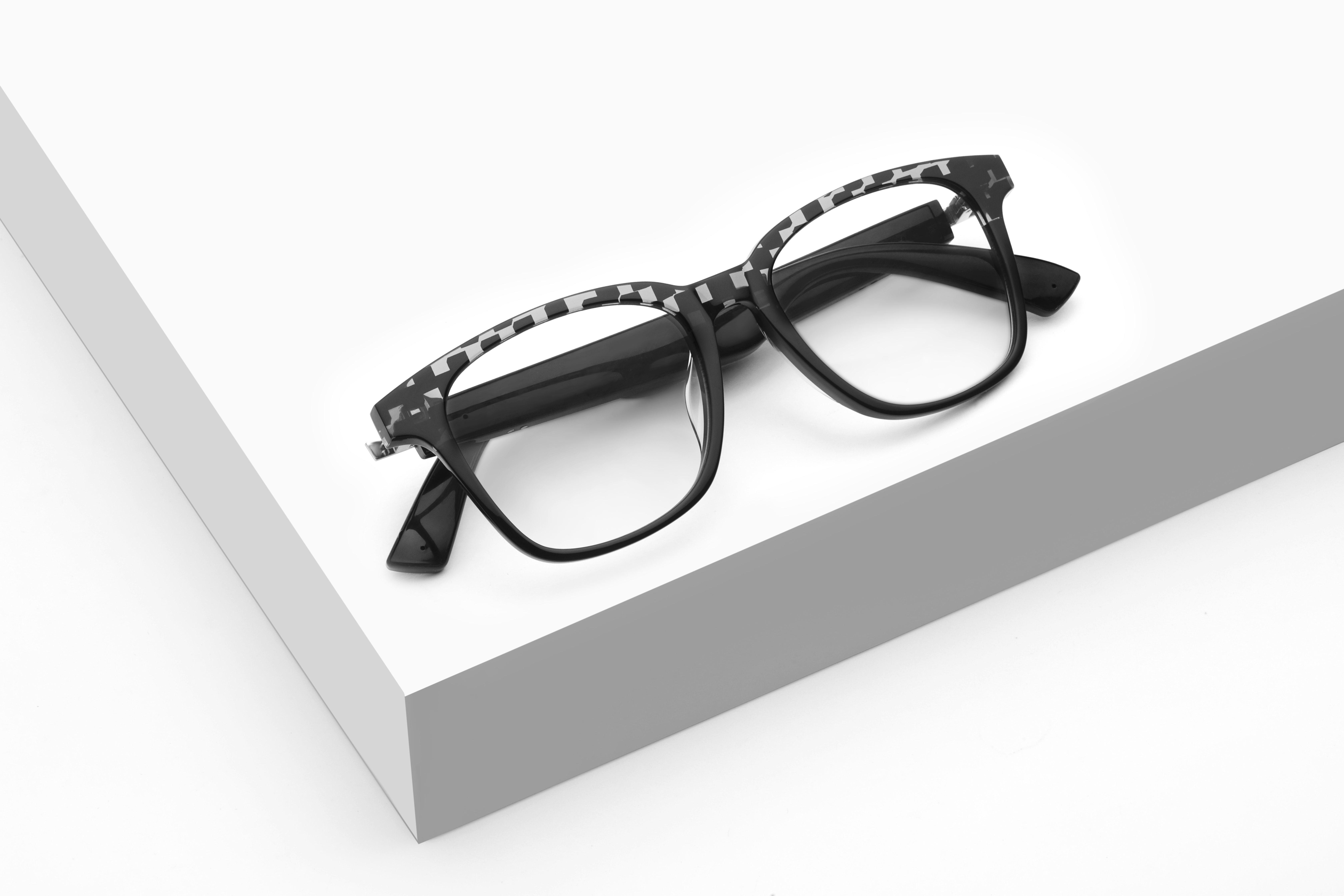 Black patterned fashionable spectacle frames for men and women