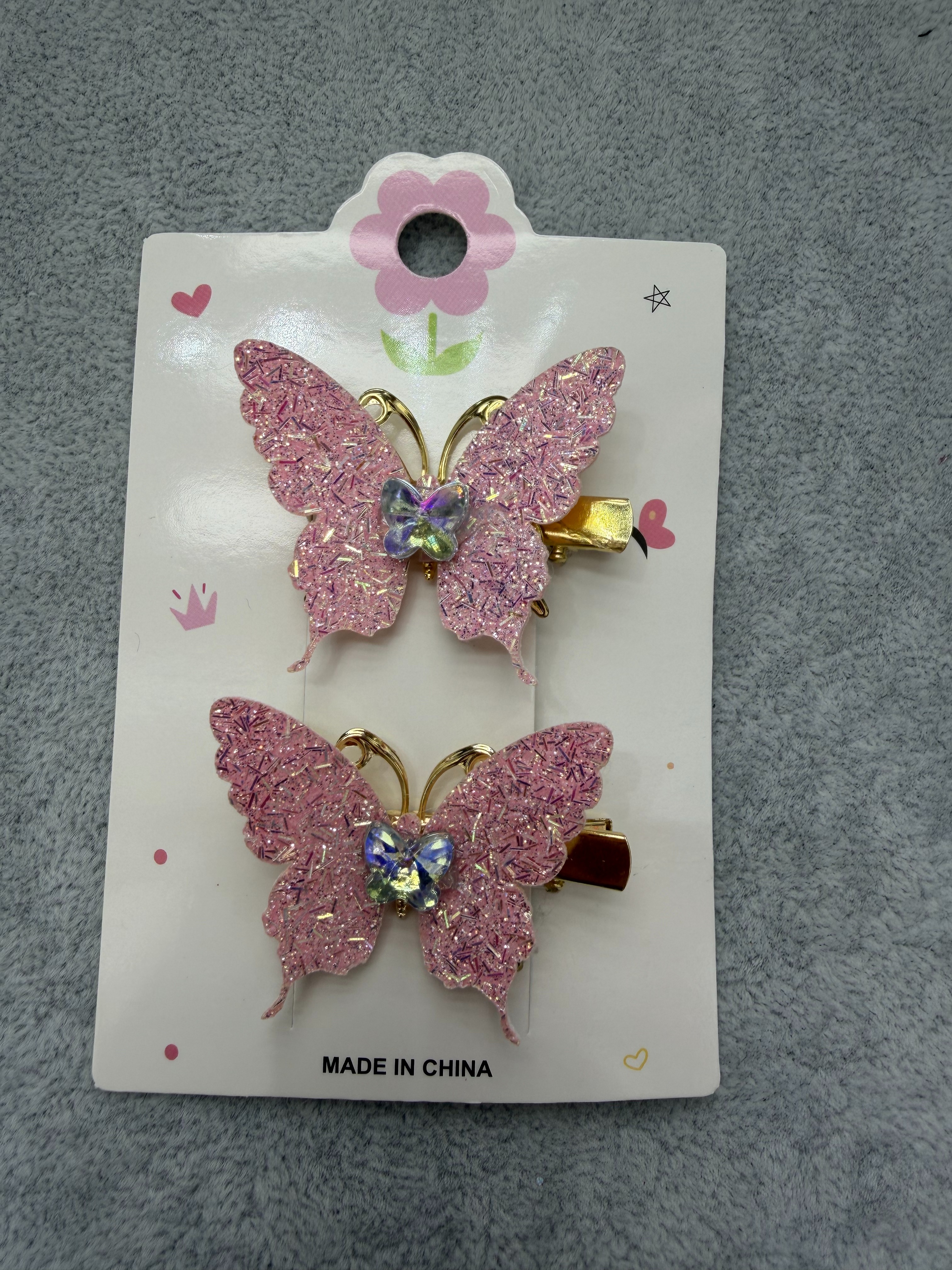 Pink butterfly hairpins are cute and fashionable hair accessories. They are simple Korean style daily headwear for female students