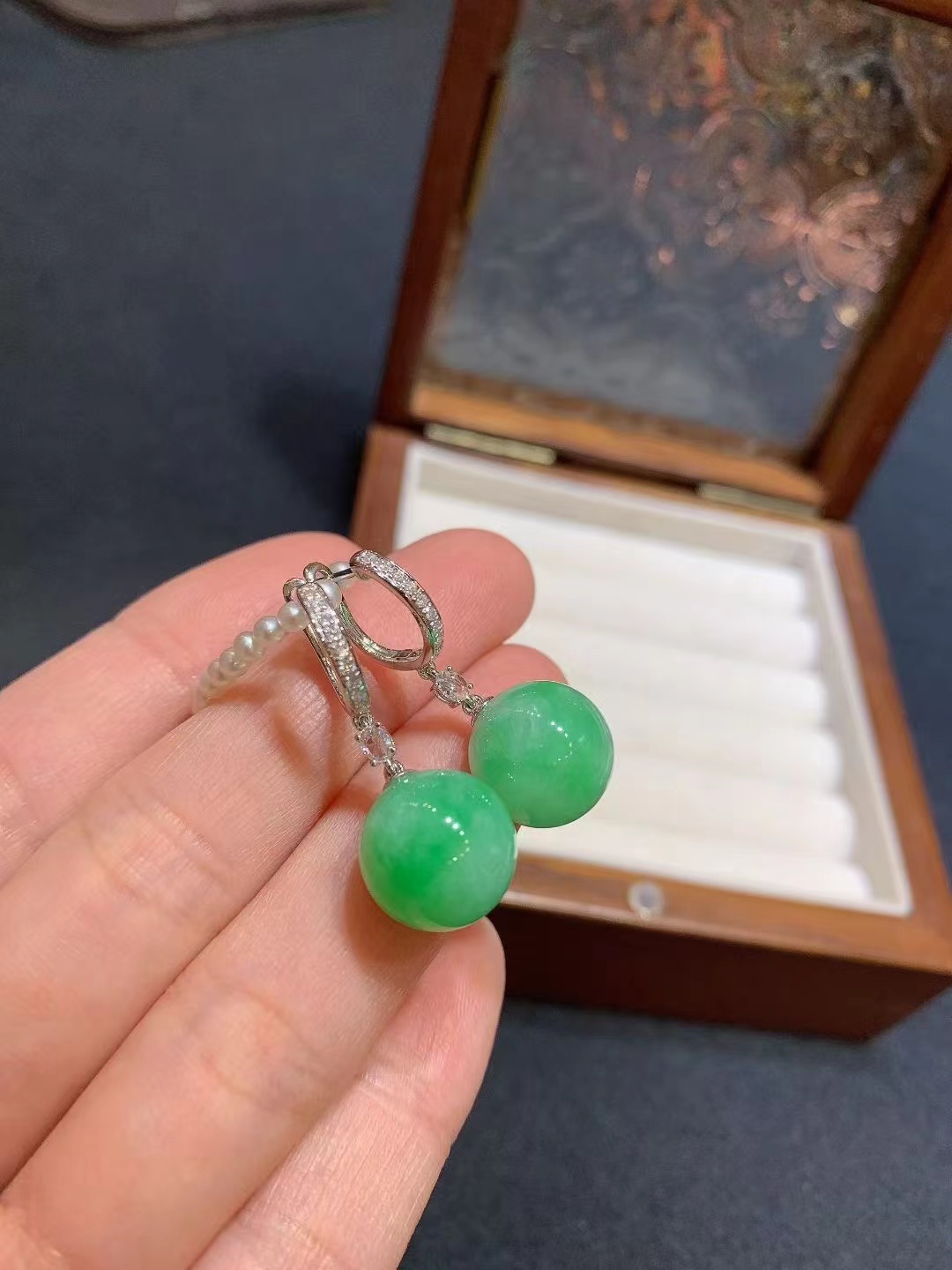 正宗缅甸翡翠镶嵌南非钻18K白金小圆珠耳环