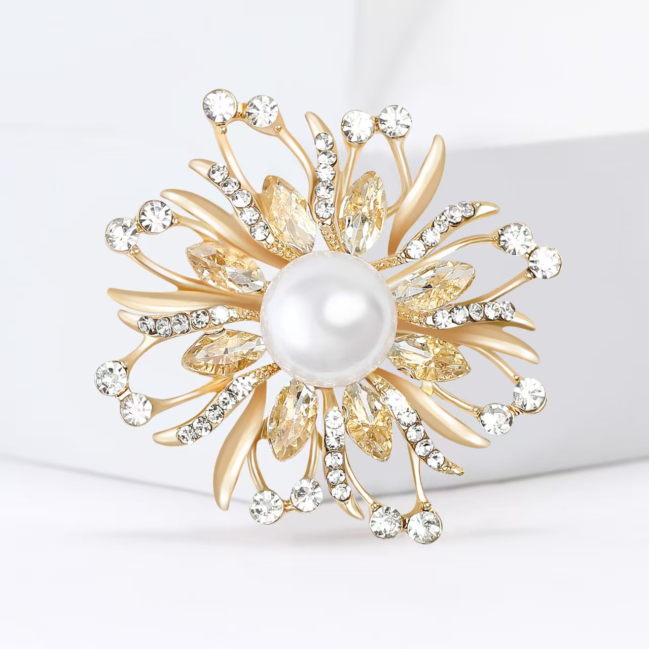 Classic and elegant alloy pearl rhinestone eternal flower brooch, gentle and generous women's dress brooch accessory pin details Picture
