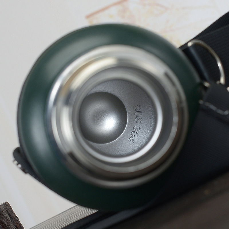 High-end business portable large-capacity 304 stainless steel insulated kettle, portable with a backpack, insulated and chilled cup, vacuum cup pic 9