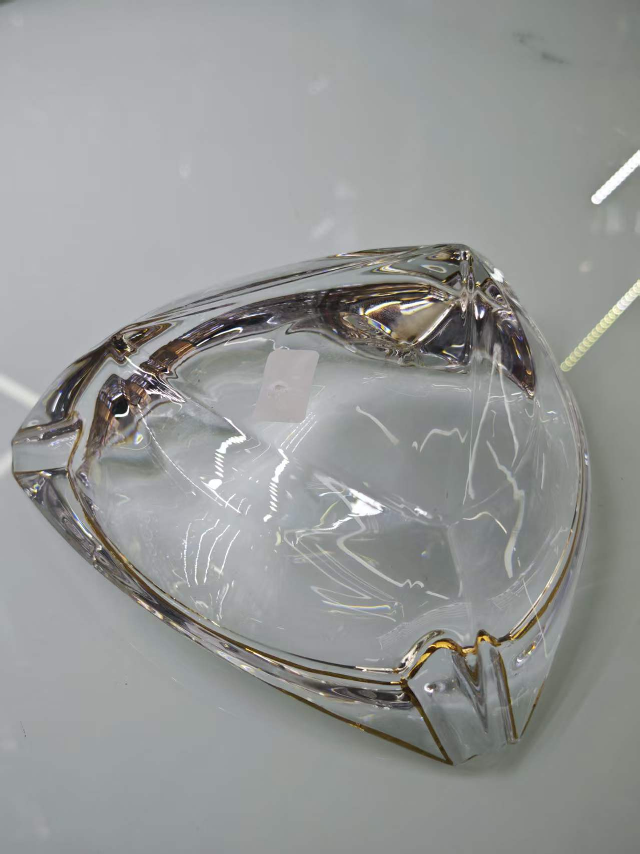 The large-capacity anti-scald design of the household ashtray allows for cleaning the ash box, suitable for both home and office use Specification image