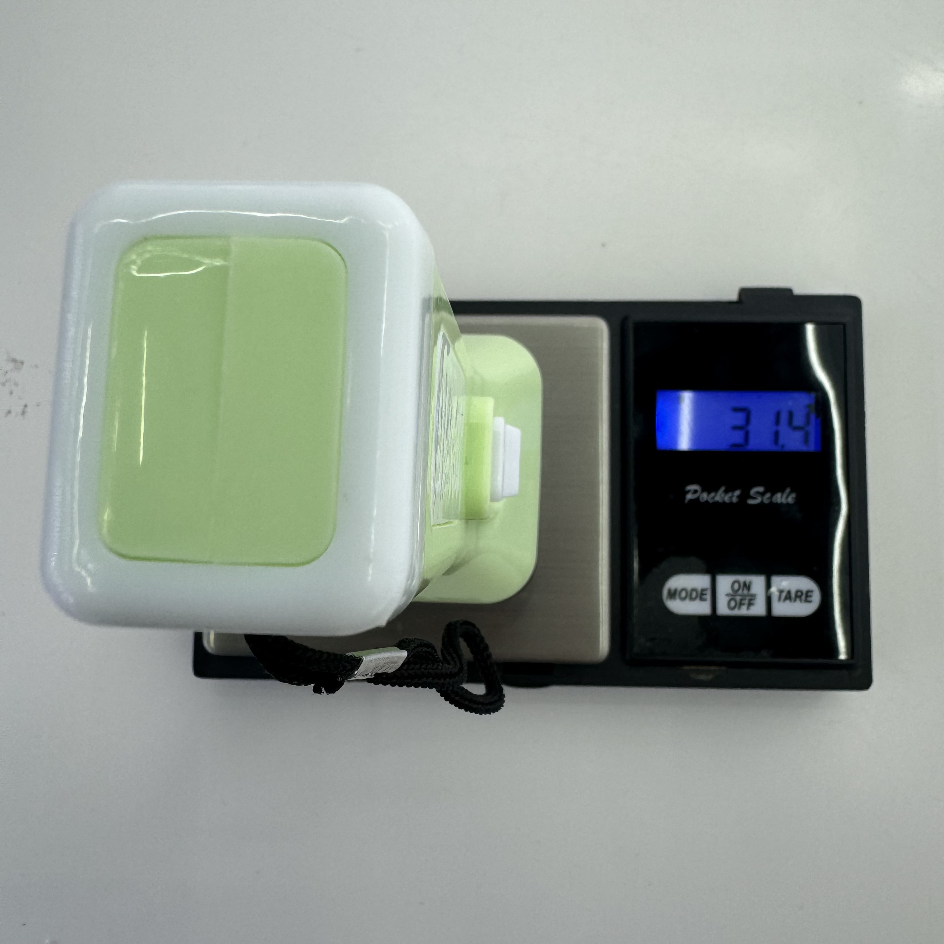 The green flashlight body is shockproof and durable for strong outdoor lighting pic 9