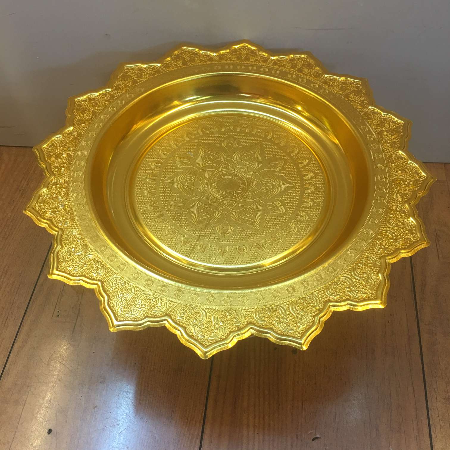 Thai fruit platters are a perfect choice for creative fruit platter gifts and decorative items