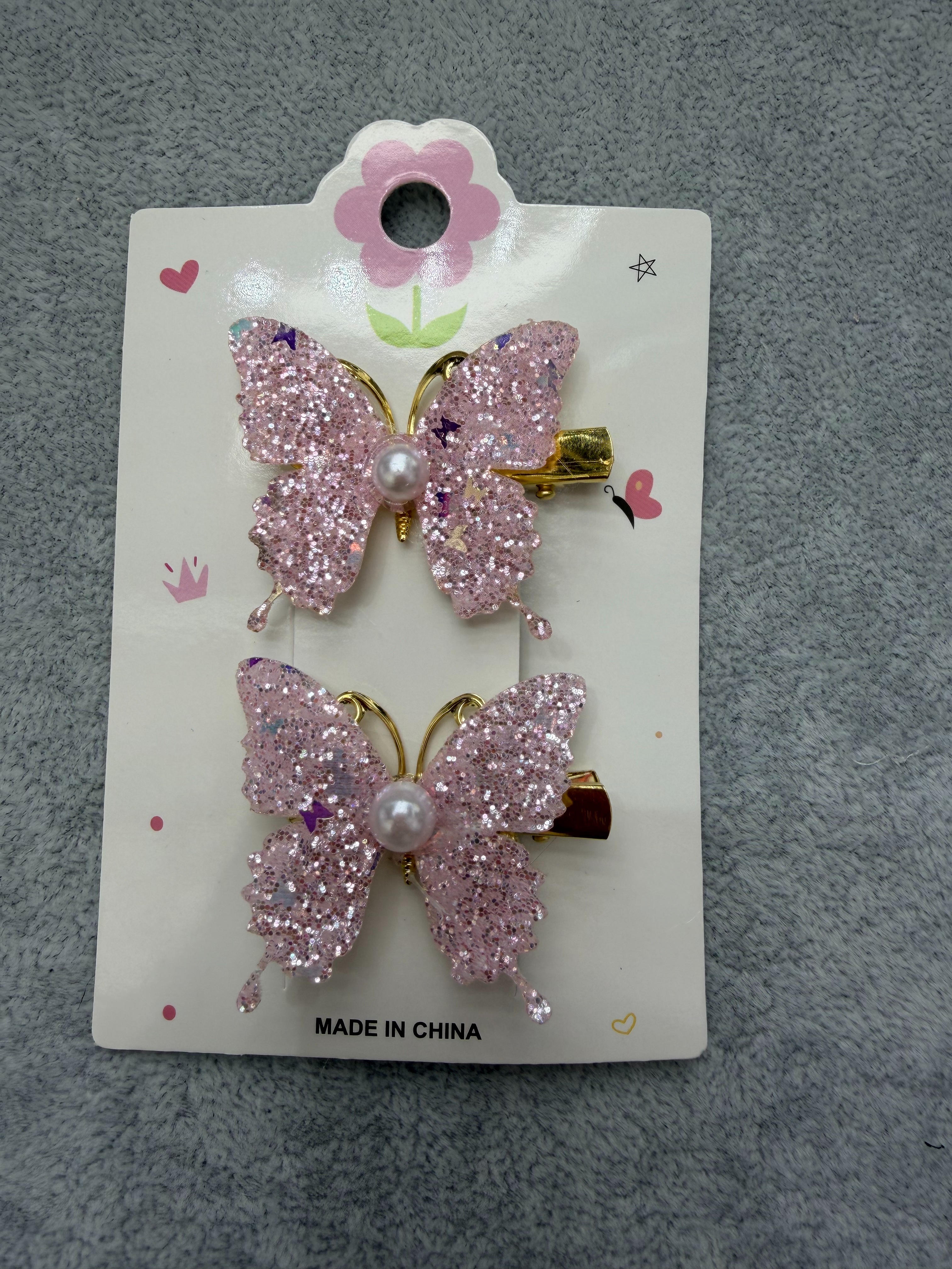Pink butterfly hairpins are cute and fashionable hair accessories. They are simple Korean style daily headwear for female students Item Picture