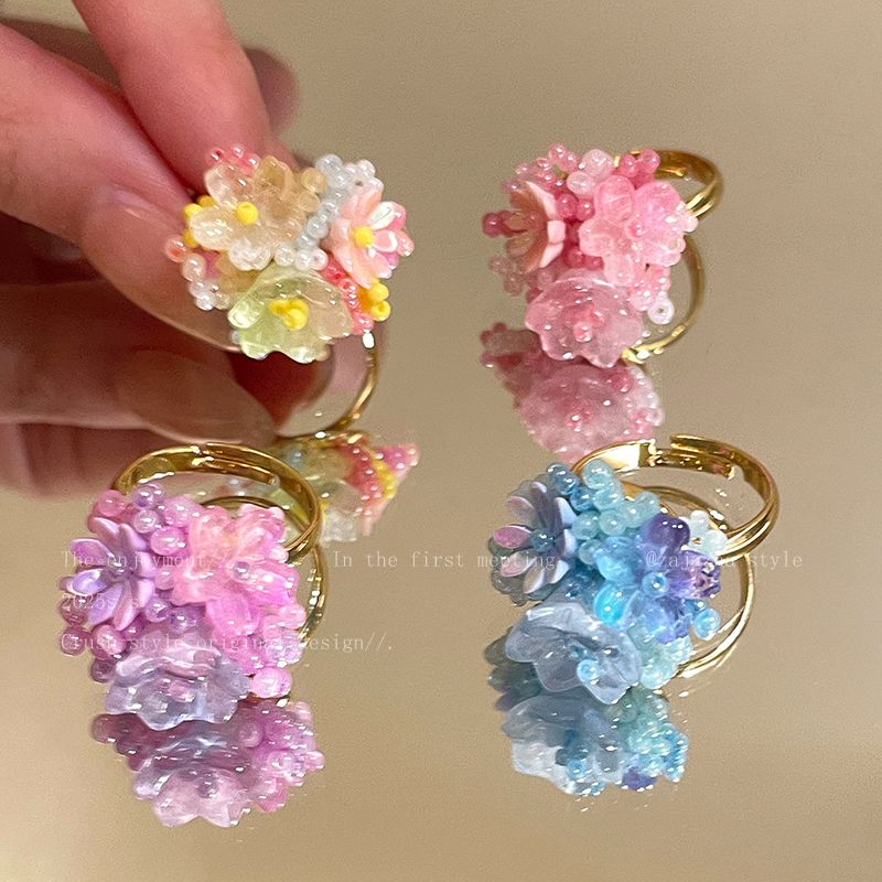 Dopamine Hydrangea flower Ring for women, early spring vacation style, girlish heart index finger ring, dazzling new beaded ring