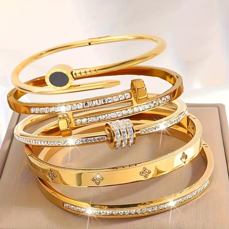 Wholesale of new titanium steel ins rose gold simple diamond-encrusted and gold-plated women's bracelets from Europe and America detail image 6
