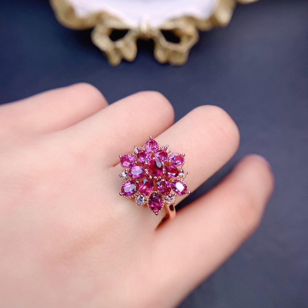 Best-selling 2026 flower-designed rings for women's fashionable and simple couple rings as a gift for your girlfriend detail image 3