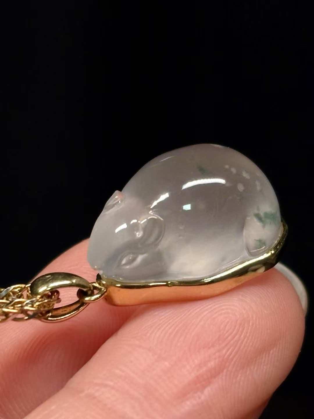 正宗缅甸翡翠冰种漂花起光镶嵌18K黄金金钱鼠产品图